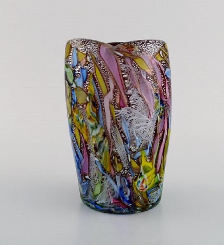 Murano vase in polychrome mouth-blown art glass. Italian design, 1960s-1970s.
Measures: 13.5 x 8 cm.
In excellent condition.