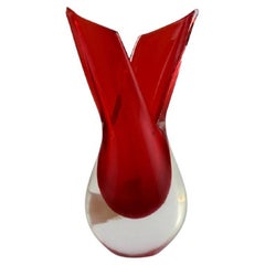 Murano vase in red and clear mouth-blown art glass. Italian design, 1960s.