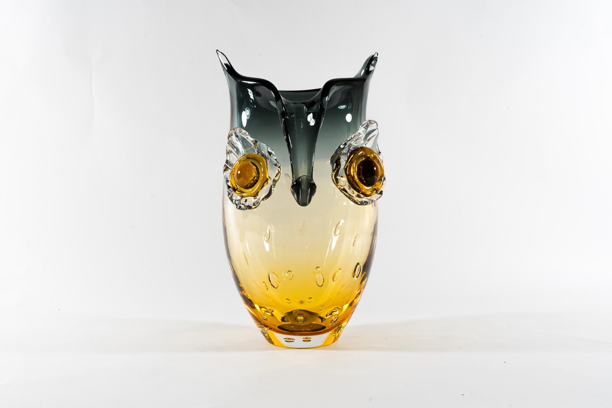 Vase en Murano en forme de hibou:: Italie:: vers les années 1960 Bon état à Wien, AT