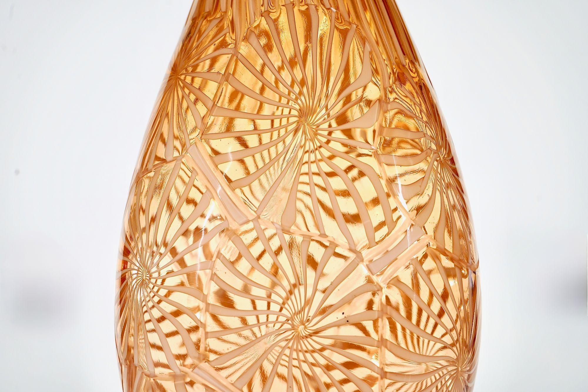 Italian Murano Vase in the Stellato, Filigrana and Battuto Technique, Rose and white. For Sale