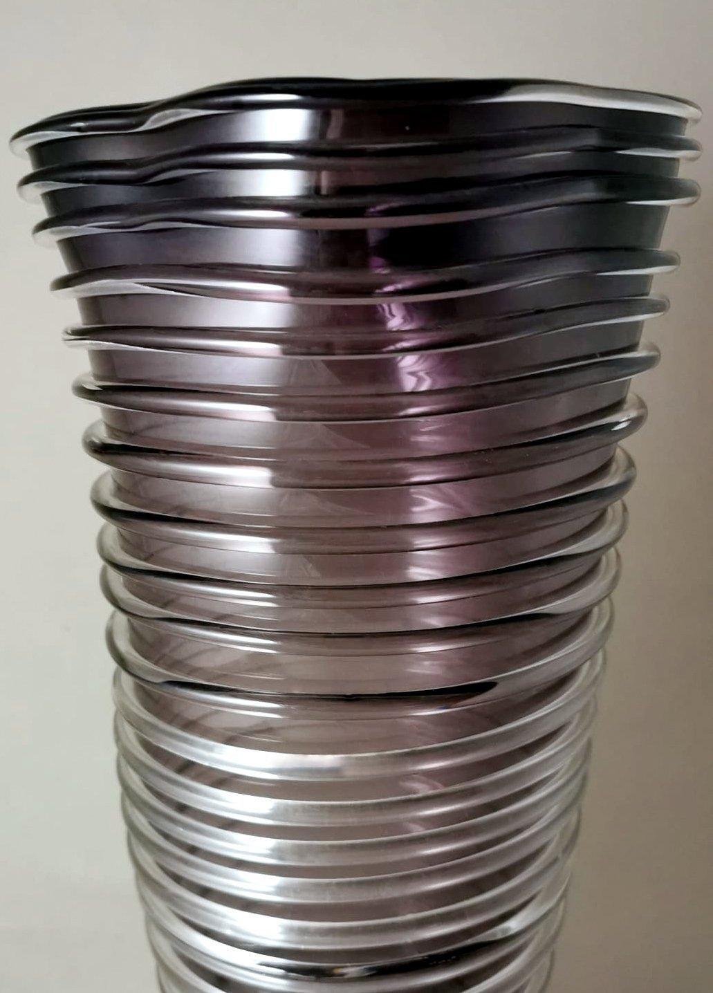 Murano Vase Purple Glass Irregular Shape And Glassy Threads On The Surface In Good Condition For Sale In Prato, Tuscany
