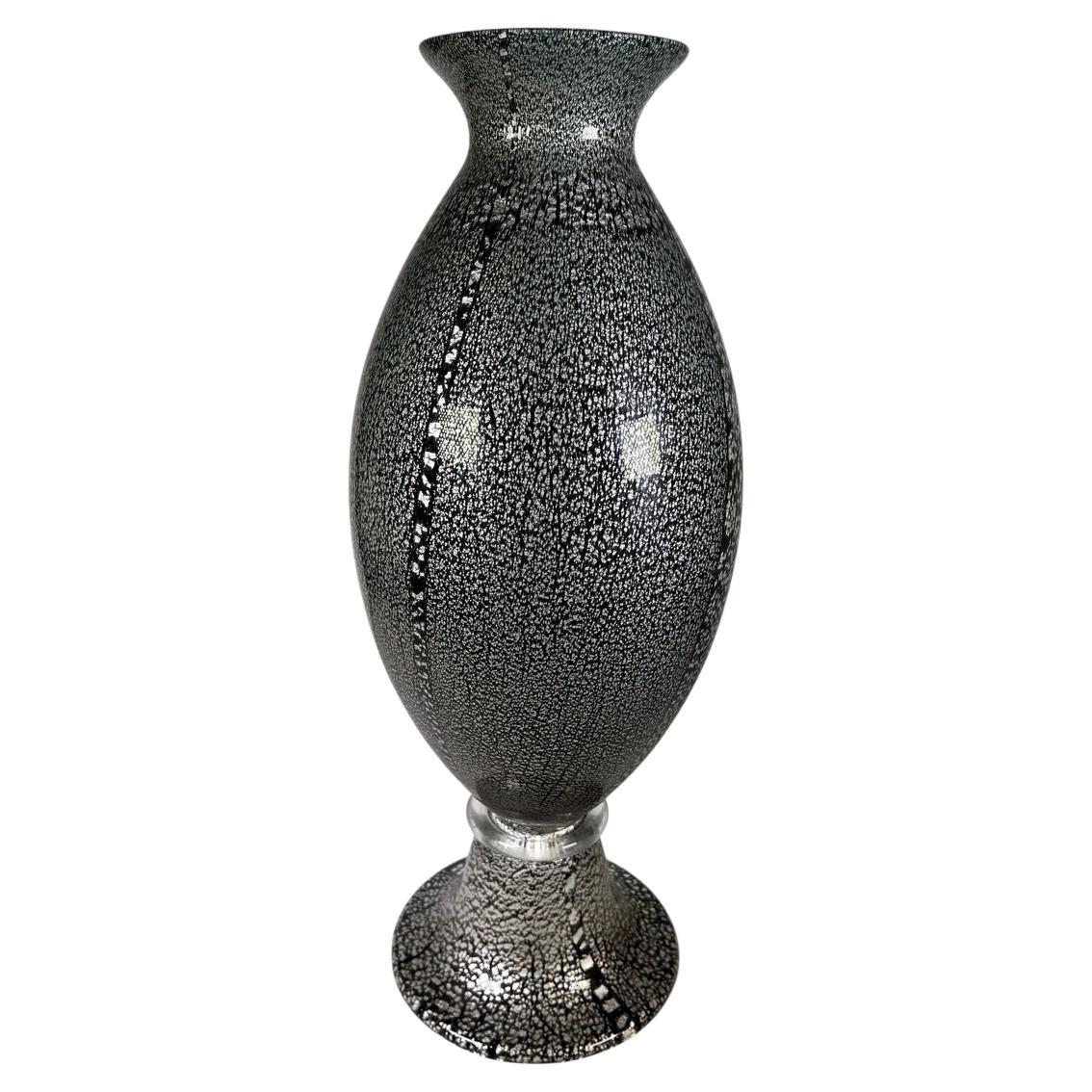 Murano Vase With Very Bright Silver Inclusions in vendita