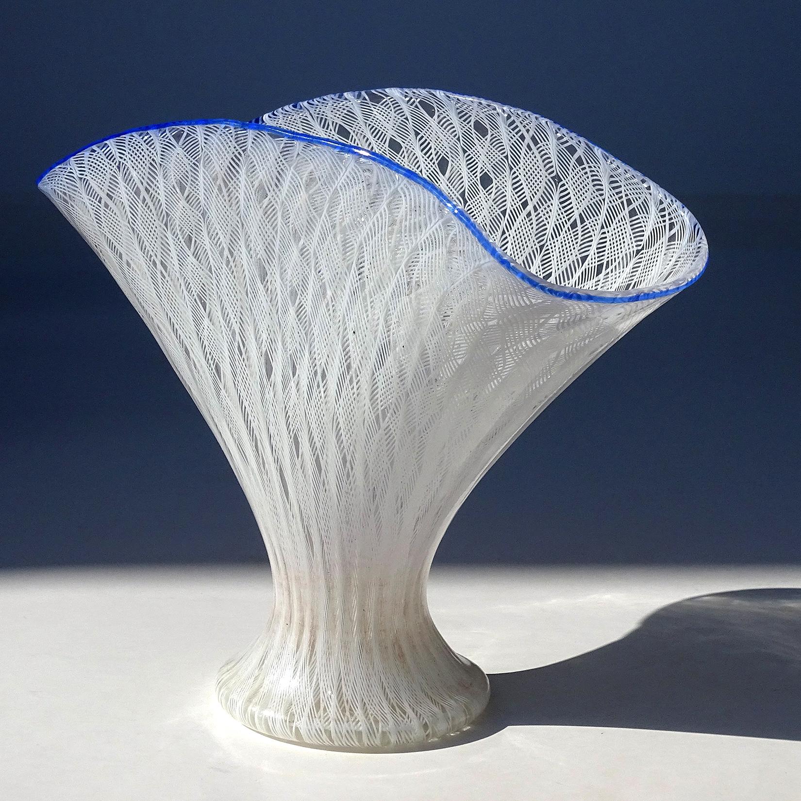 Murano Venetian Antique White Ribbons Italian Art Glass Fan Shaped Flower Vase In Good Condition For Sale In Kissimmee, FL