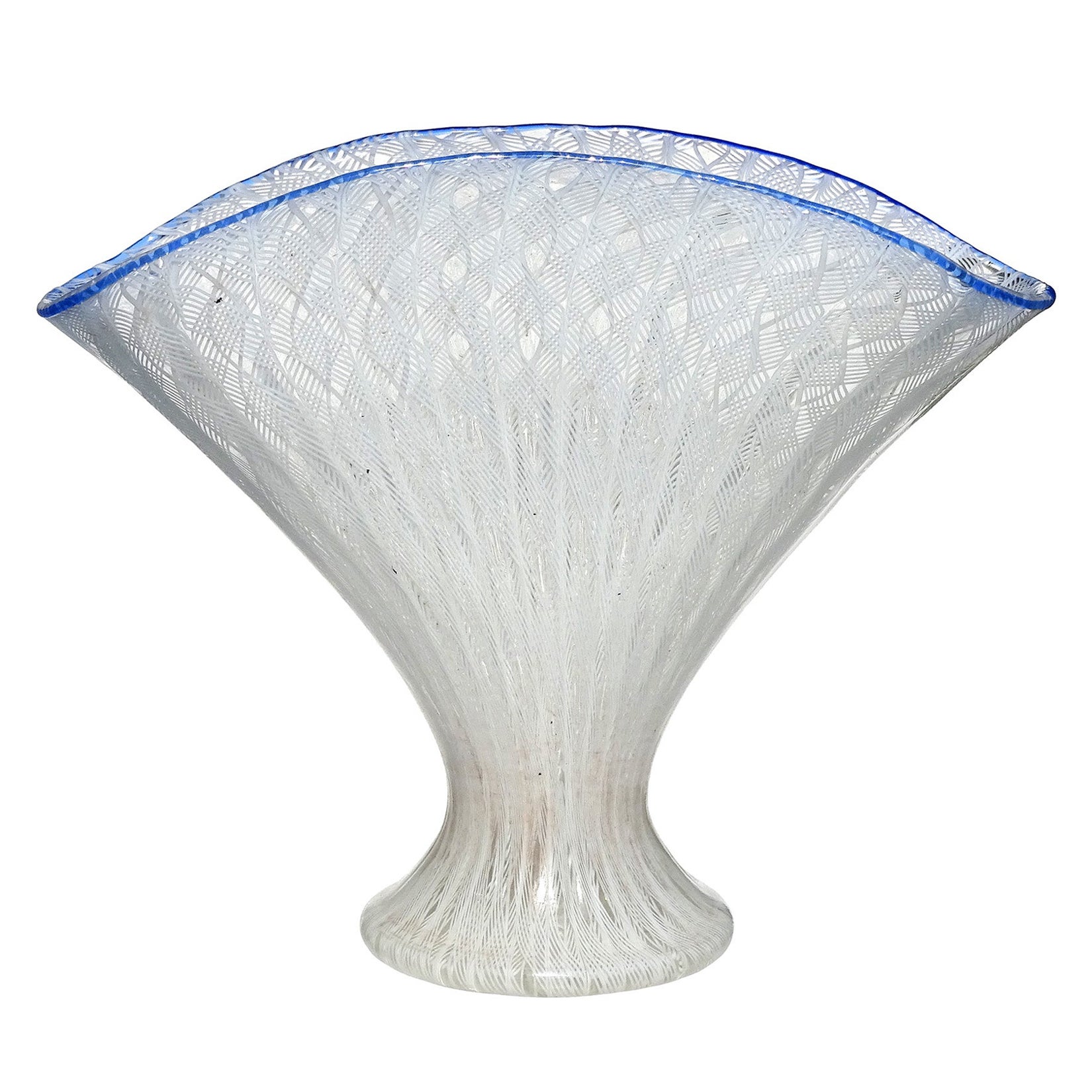 Vaso da fiori a ventaglio in vetro artistico italiano di Murano veneziano antico a nastri bianchi