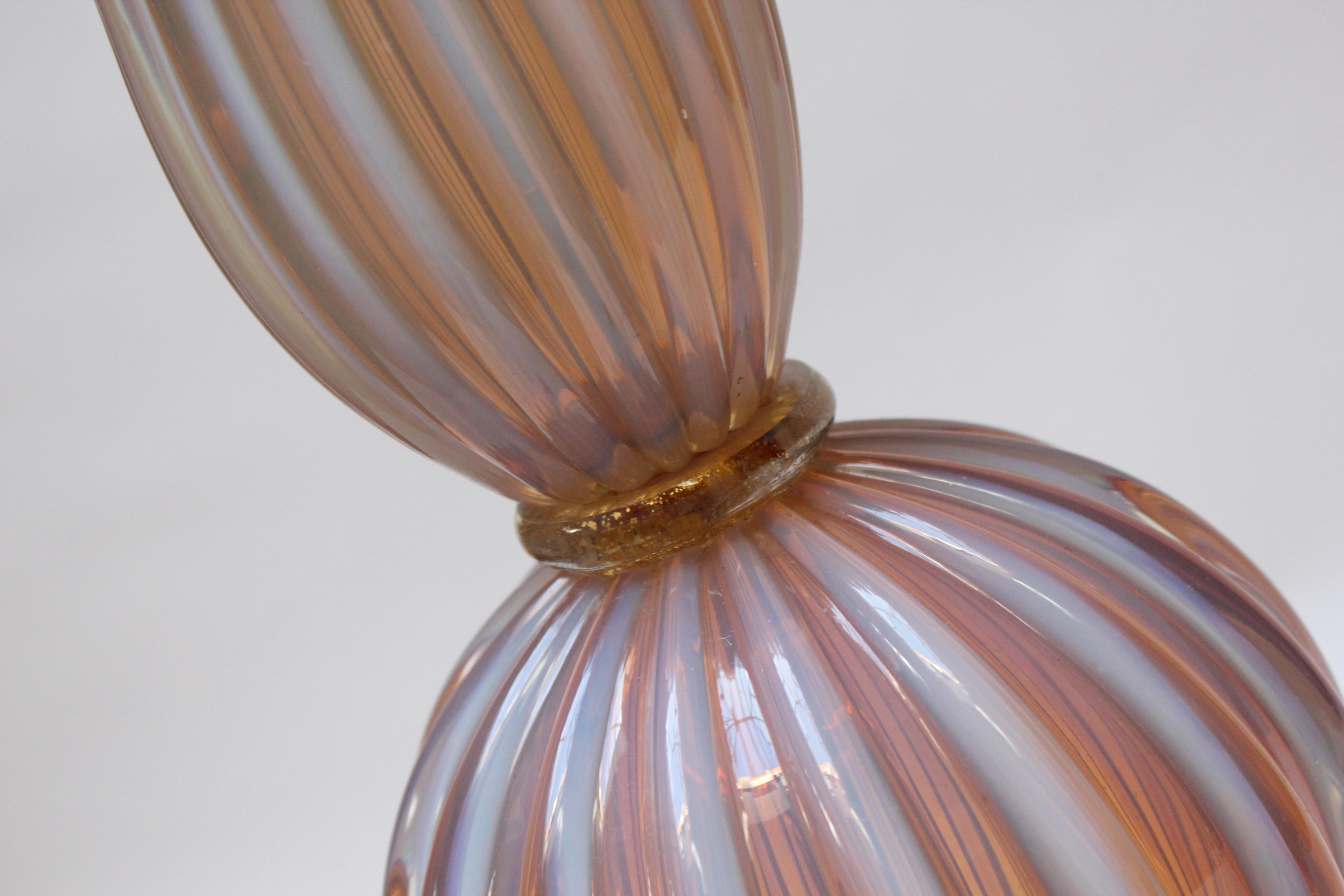 Lampe de table Murano en verre soufflé translucide à balustre vénitien Bon état - En vente à Brooklyn, NY