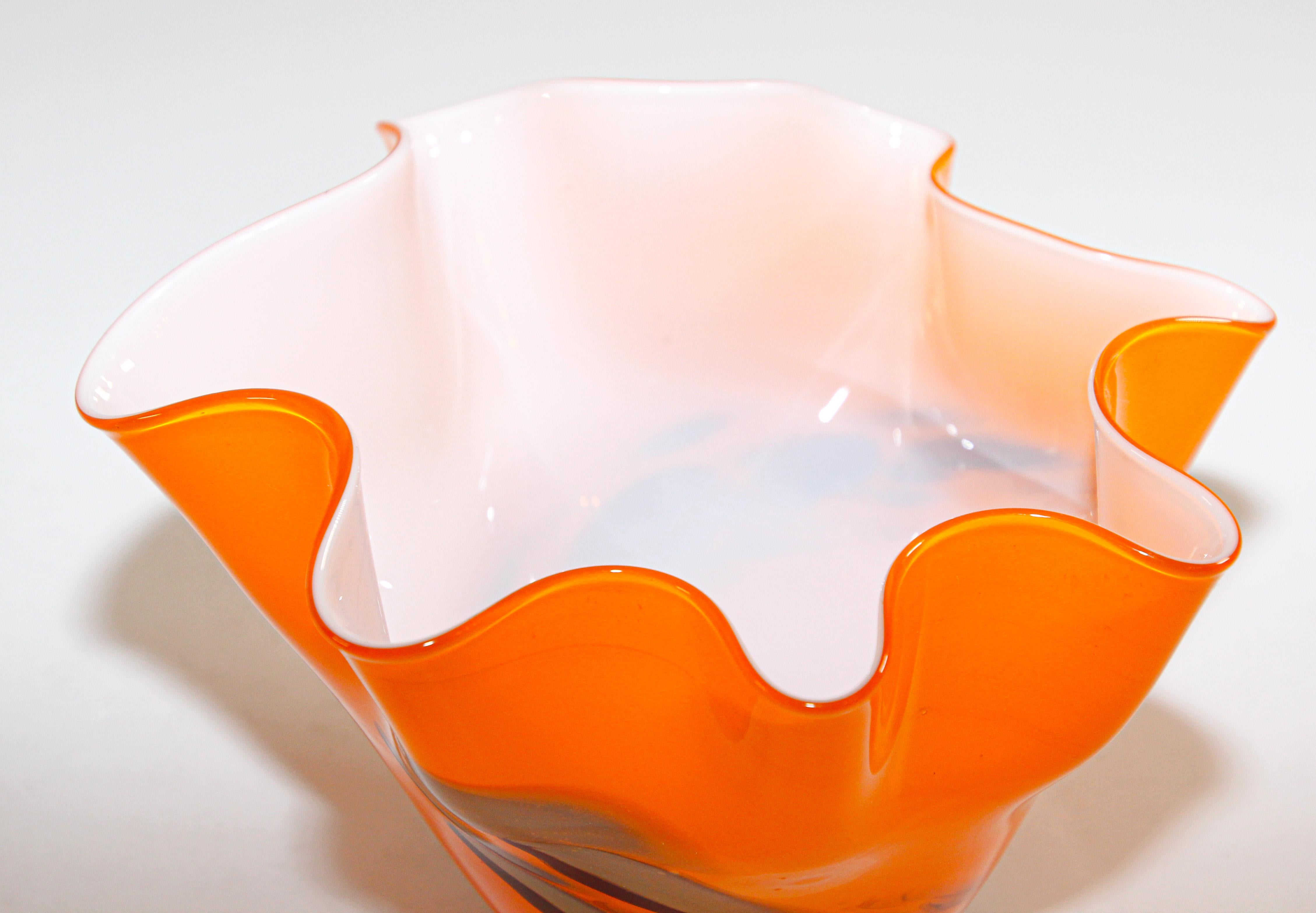 Murano Venetian Fulvio Bianconi Vase Orange Freeform Handkerchief For Sale 2