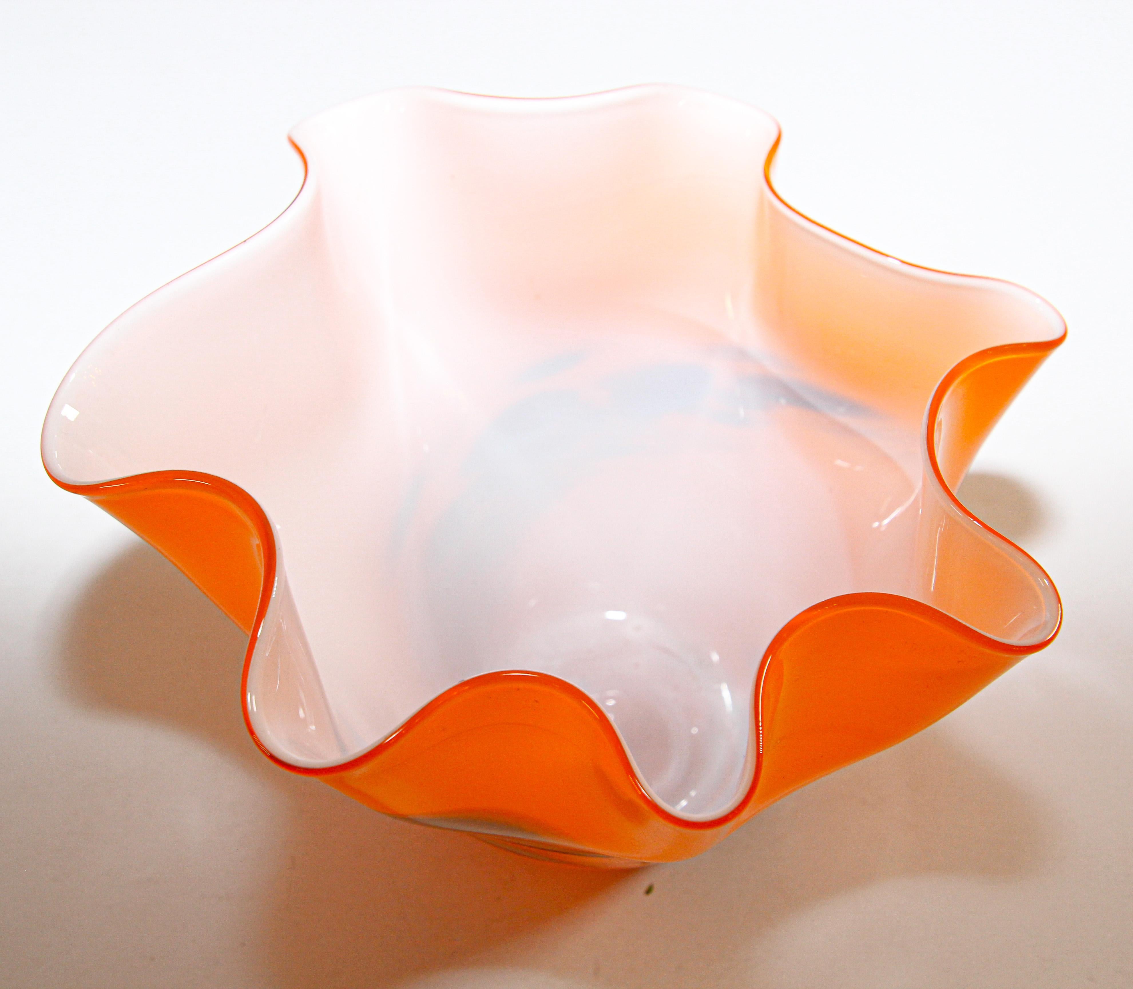 Murano Venetian Fulvio Bianconi Vase Orange Freeform Handkerchief For Sale 3
