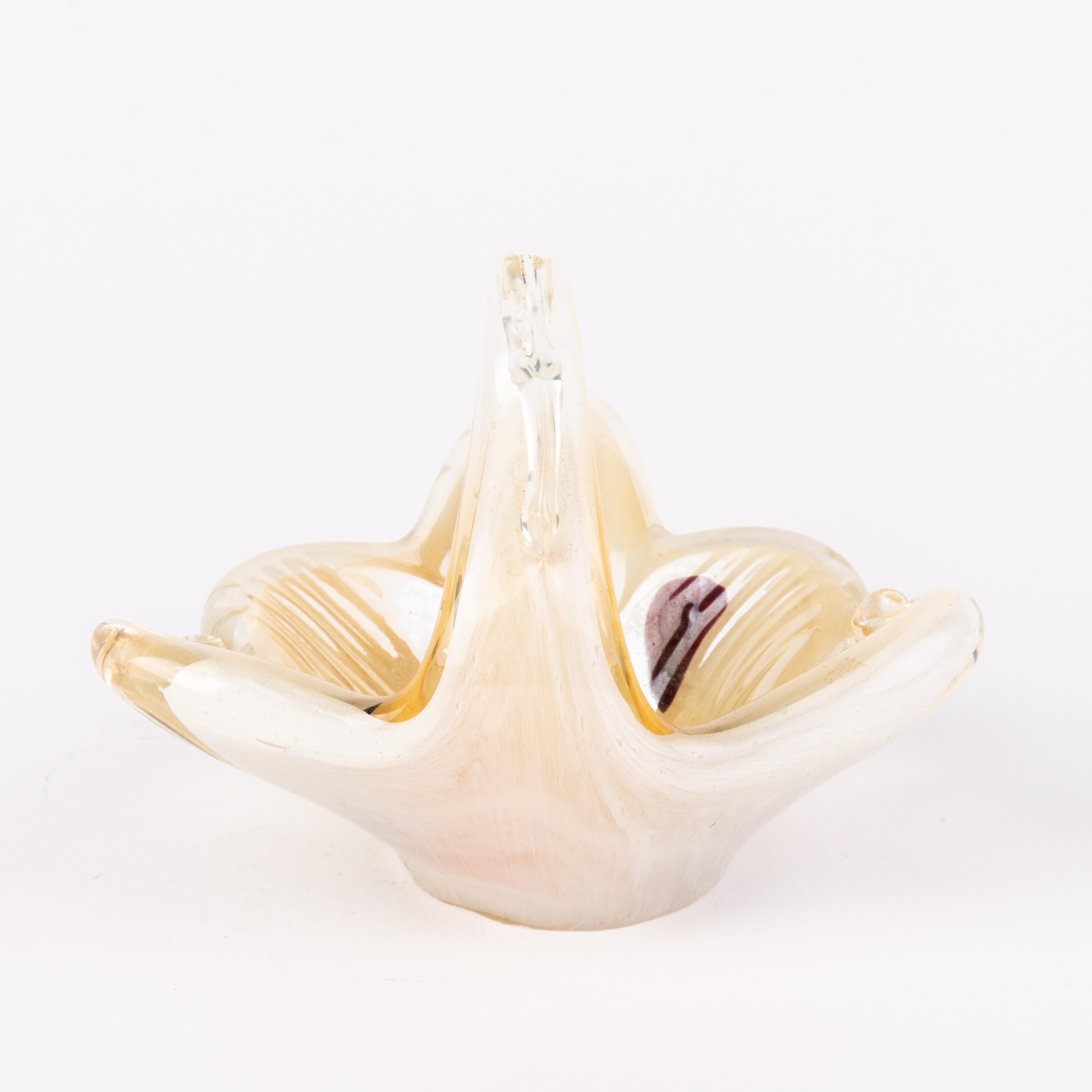 Murano Venetian Glass Sculpture Swan Ashtray 
Good condition
Free international shipping.
