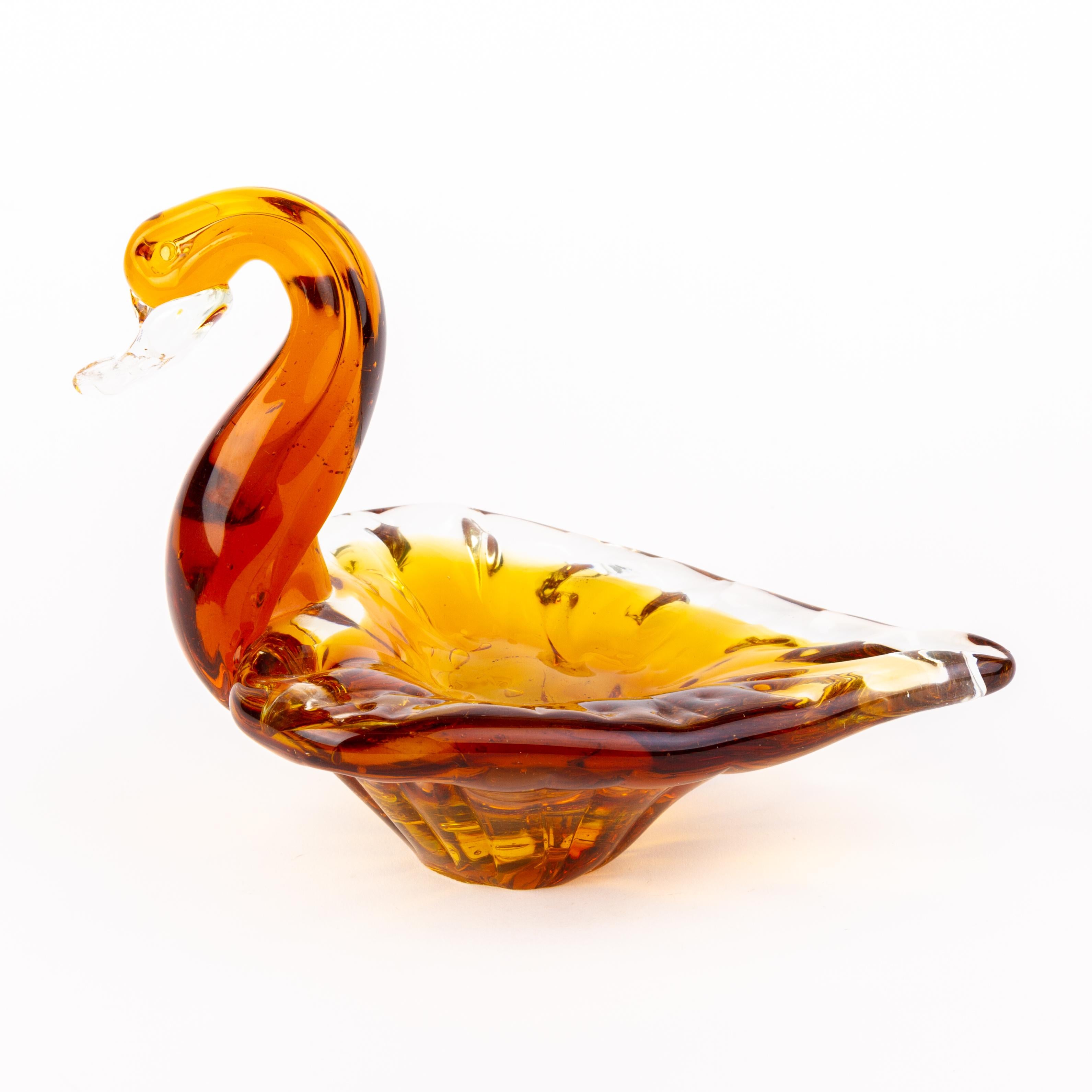 Murano Venetian Glass Sculpture Swan Ashtray  In Good Condition For Sale In Nottingham, GB