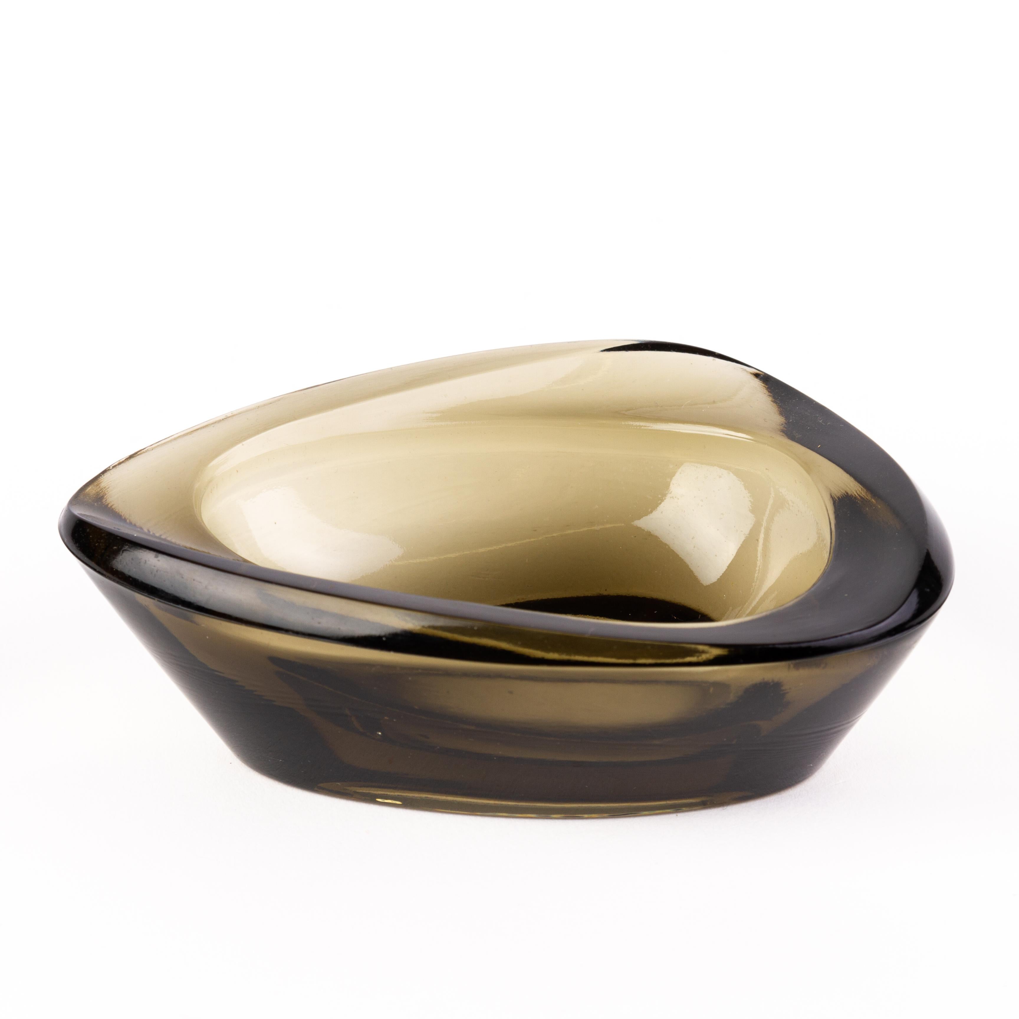 Murano Venetian Glass Sommerso Ashtray Bowl  In Good Condition For Sale In Nottingham, GB