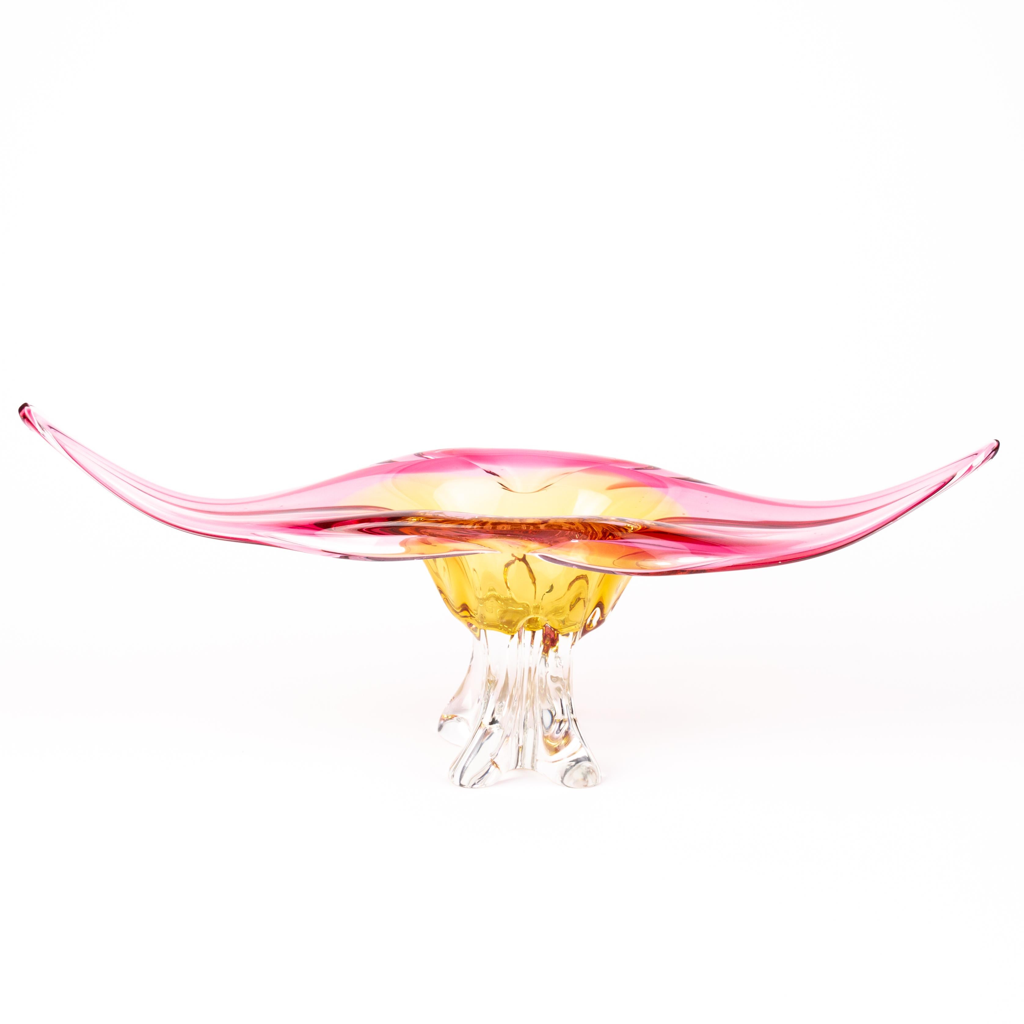 Murano Venetian Glass Sommerso Centrepiece Bowl  In Good Condition In Nottingham, GB