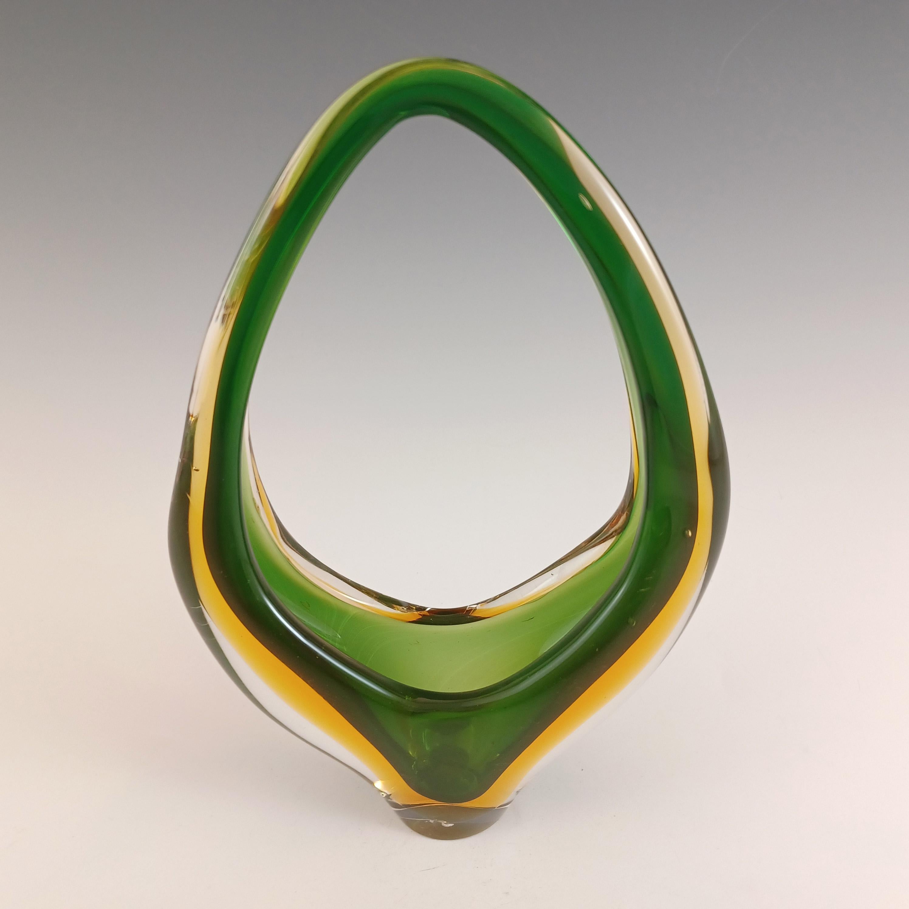 Murano / Venetian Grün & Bernstein Sommerso-Glas-Korbvase in Grün (Italienisch) im Angebot