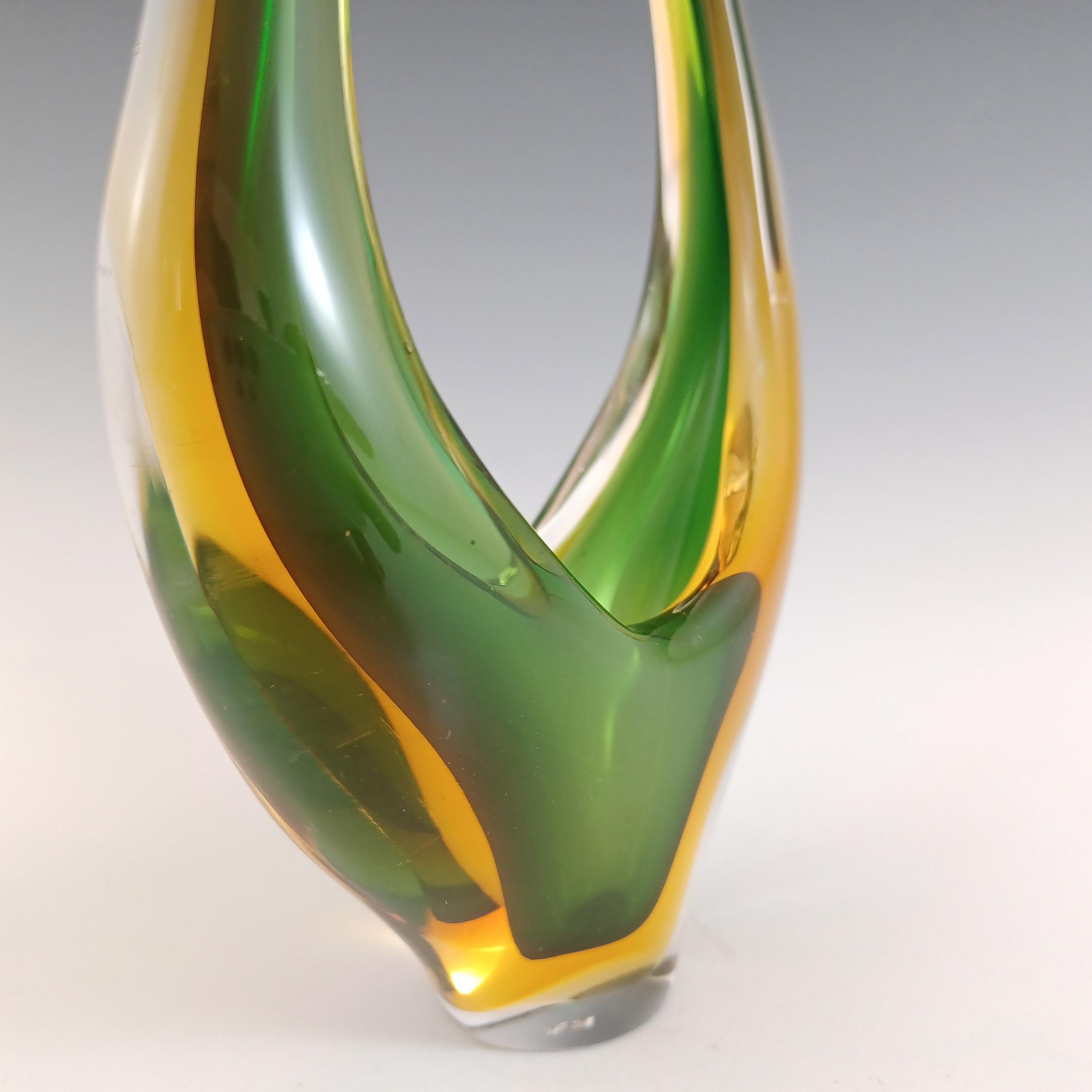 Murano / Venetian Grün & Bernstein Sommerso-Glas-Korbvase in Grün im Zustand „Gut“ im Angebot in Bolton, GB