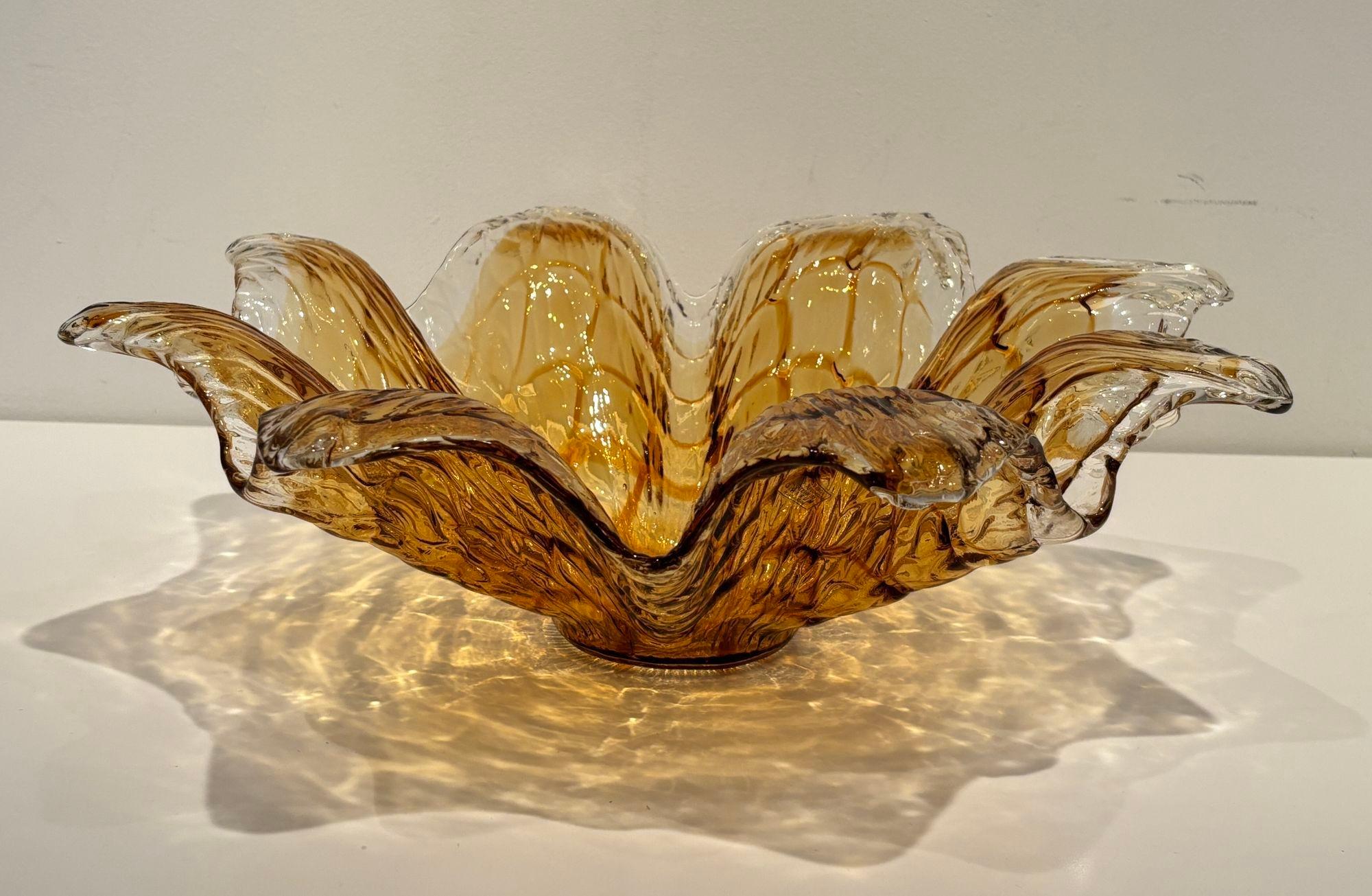 Ciotola in vetro artistico soffiato a mano di Murano con cristallo ambrato in vendita 4