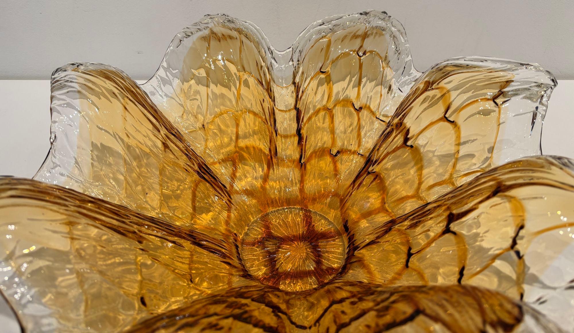 Fatto a mano Ciotola in vetro artistico soffiato a mano di Murano con cristallo ambrato in vendita