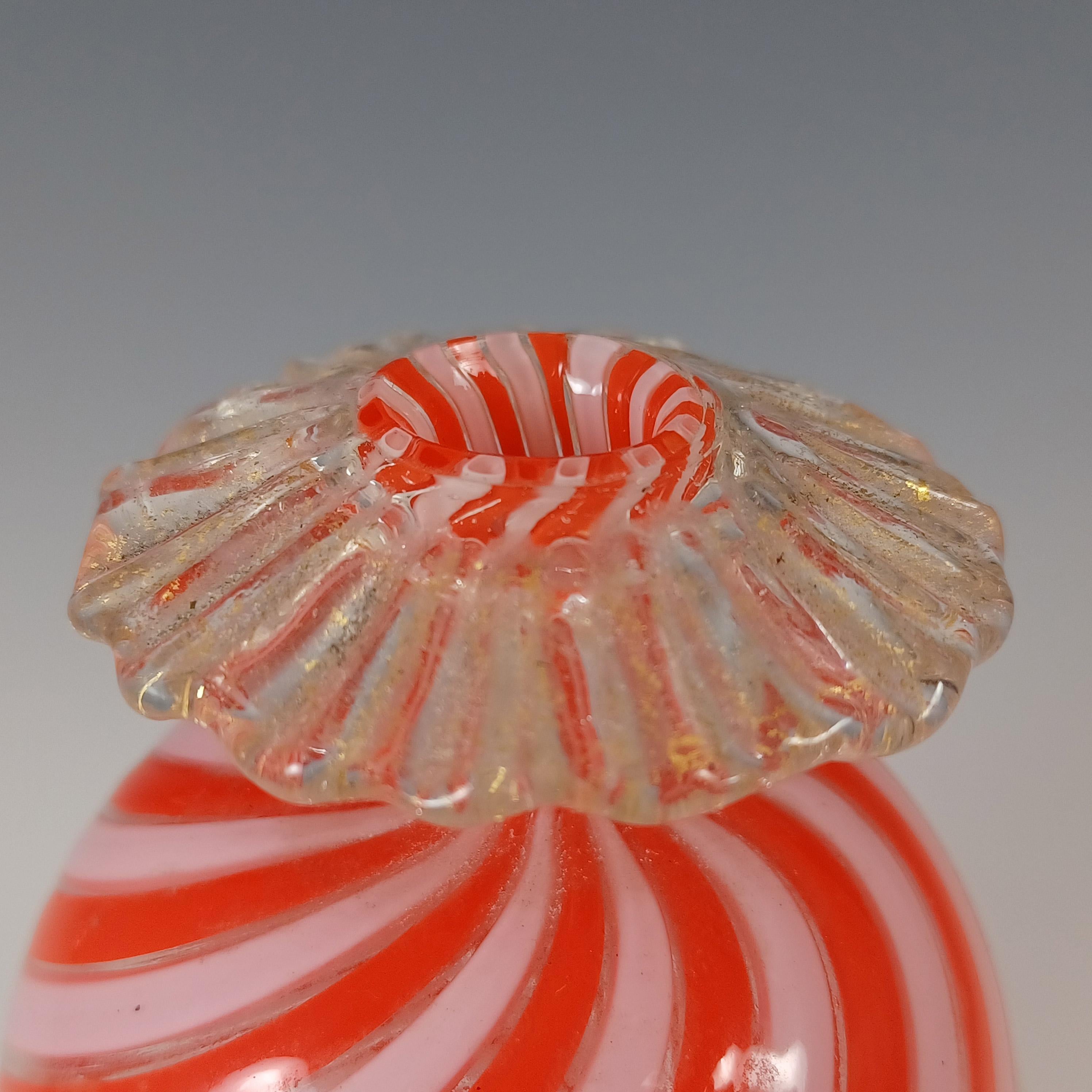 Venezianische filigrane Murano-Vase aus orange-weißem und weißem Filigranglas mit Blattgold (Italienisch) im Angebot
