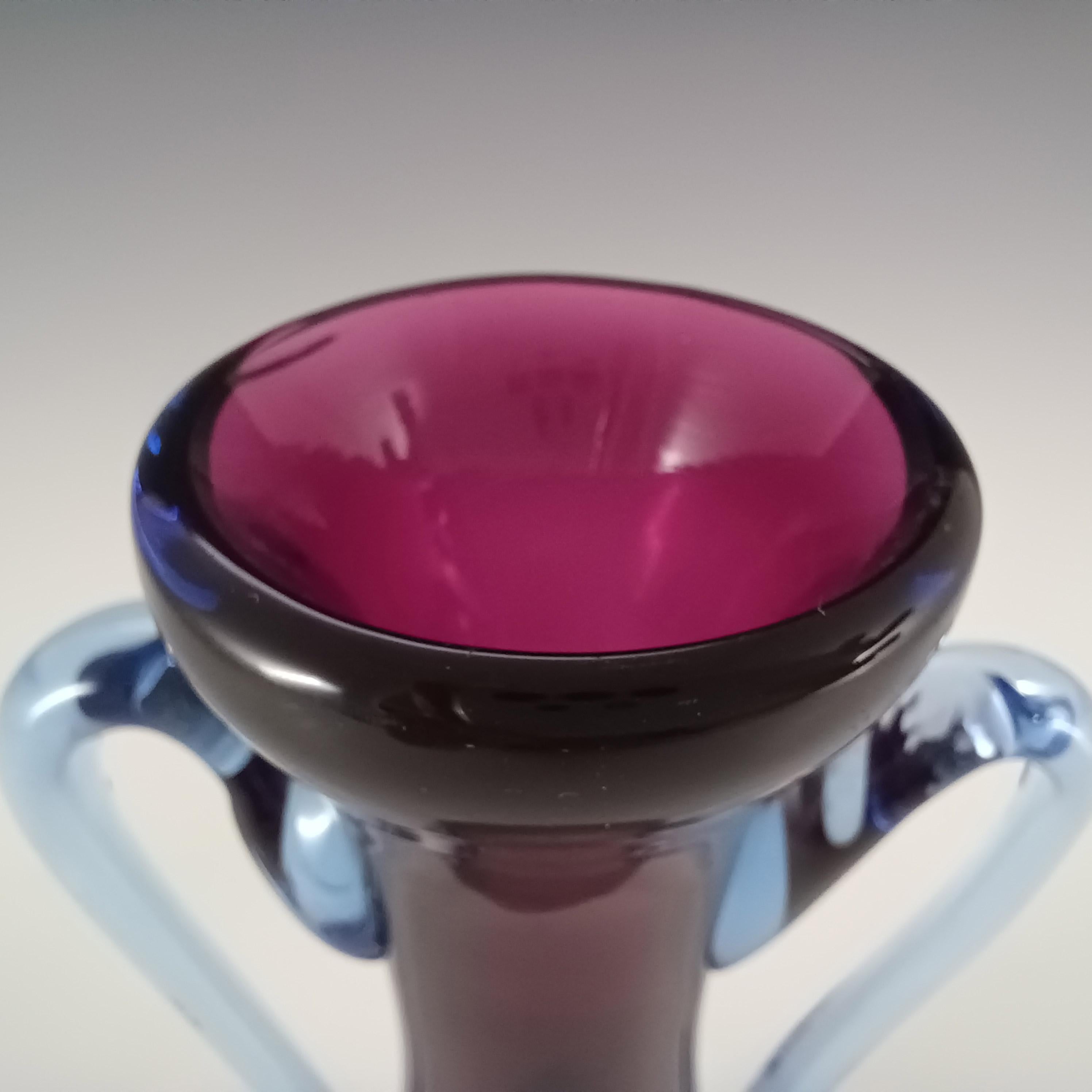 20ième siècle Murano / Venetian Purple & Blue Sommerso Glass Vintage Vase en vente