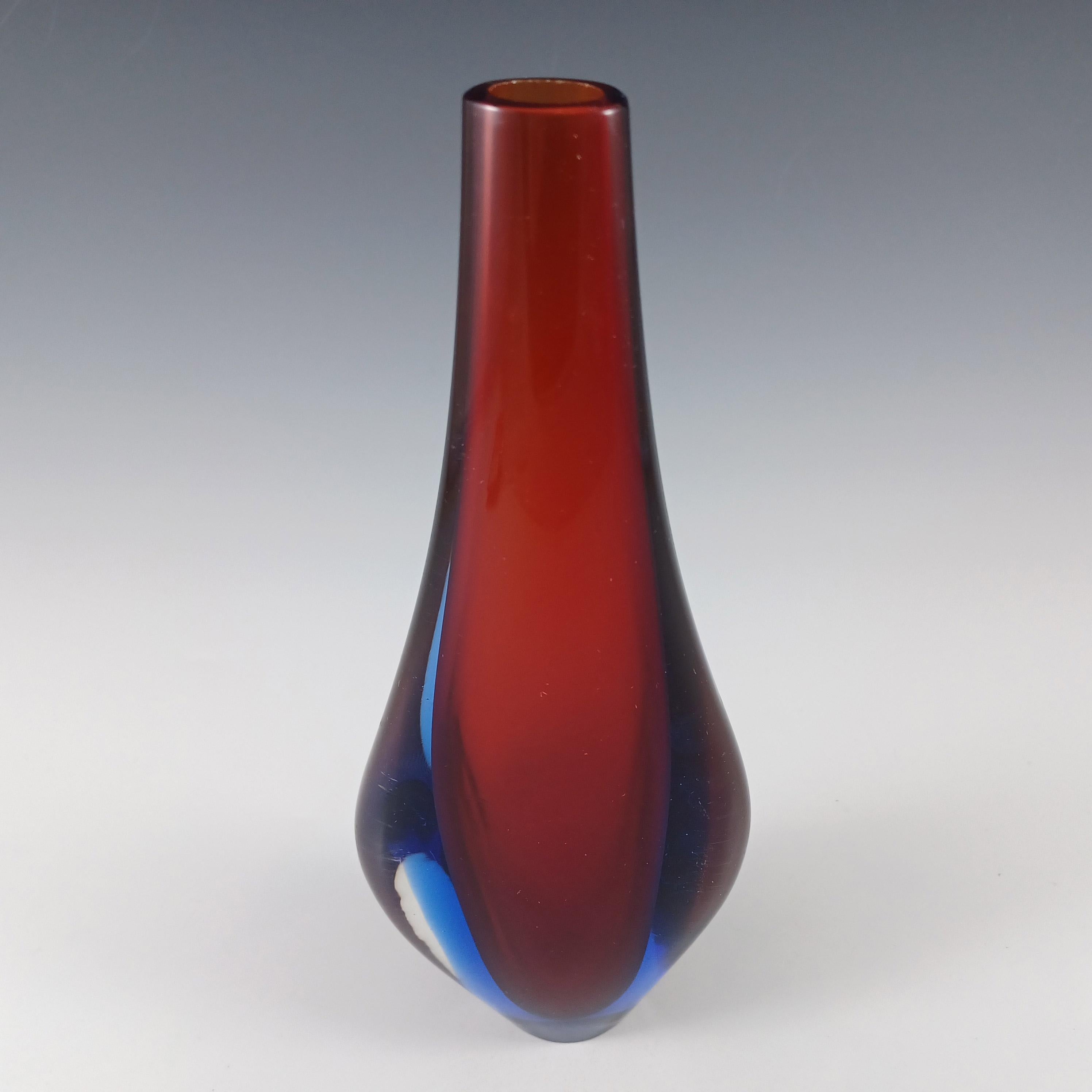 Murano / Venedig Rot & Blau Sommerso Glas Stem Vase (Italienisch) im Angebot
