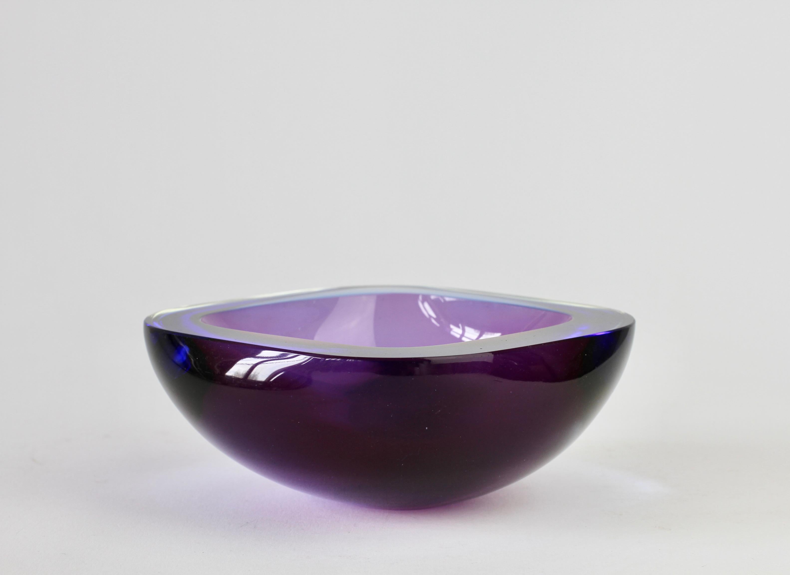 Murano Venetian made Blue & Purple Sommerso Glass Bowl, Dish or Ashtray, c.1965 In Good Condition In Landau an der Isar, Bayern