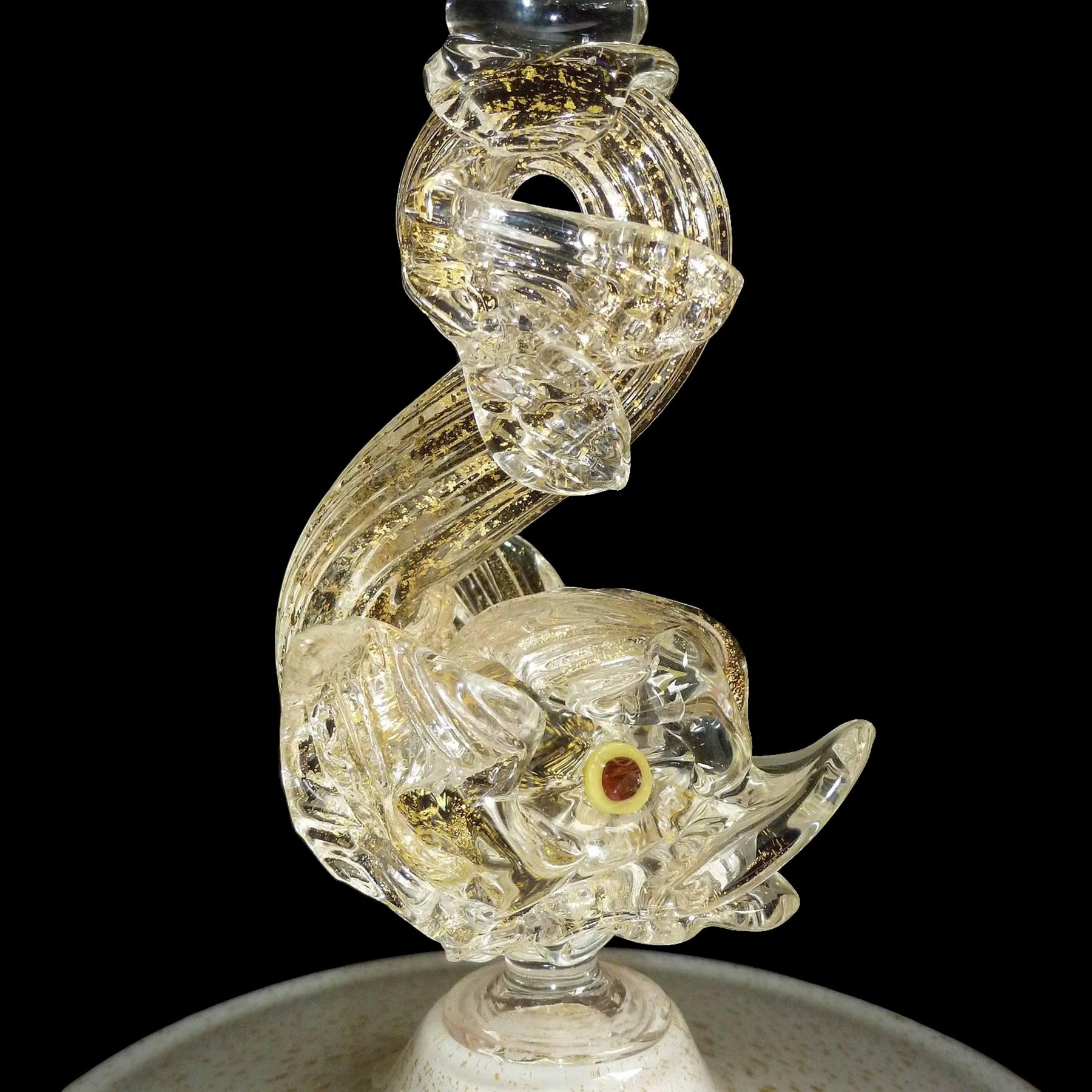 Vittoriano Ciotola in vetro artistico italiano di Murano, bianco e oro, con gambo a forma di pesce in vendita