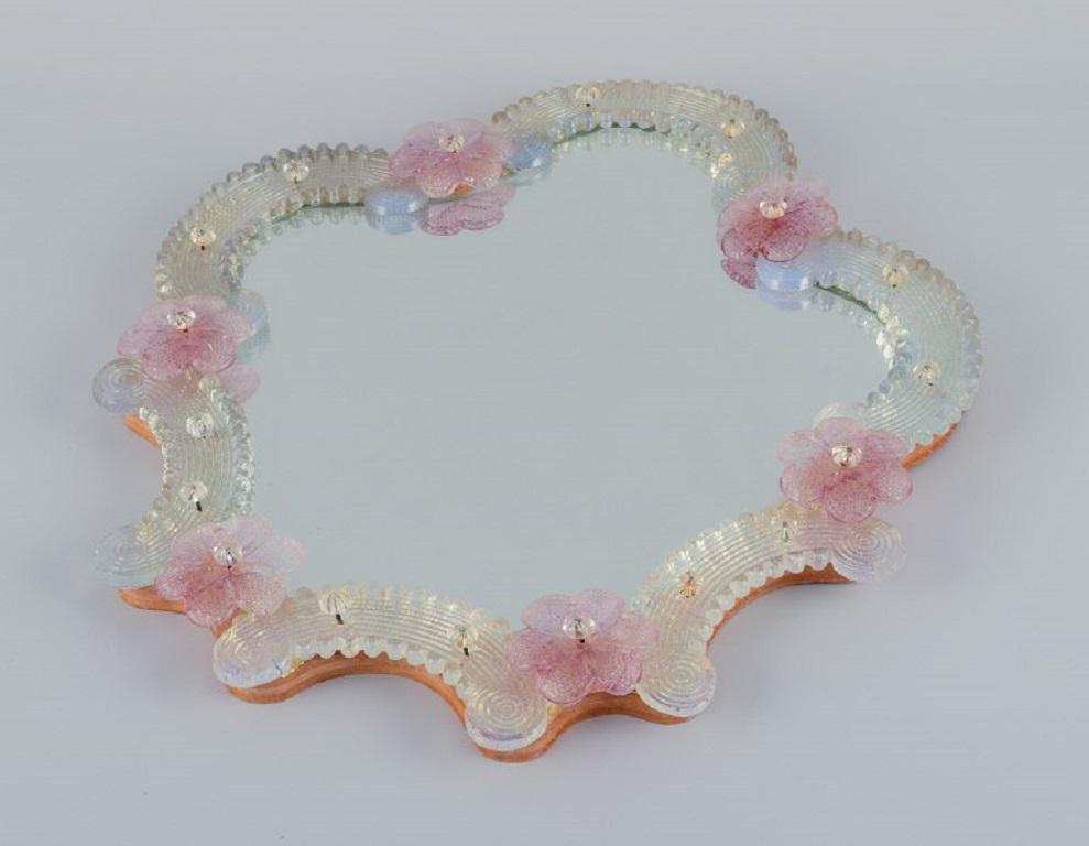 Murano, Venice, Adorable Mirror in Art Glass with Gold and Pink Decoration For Sale 2