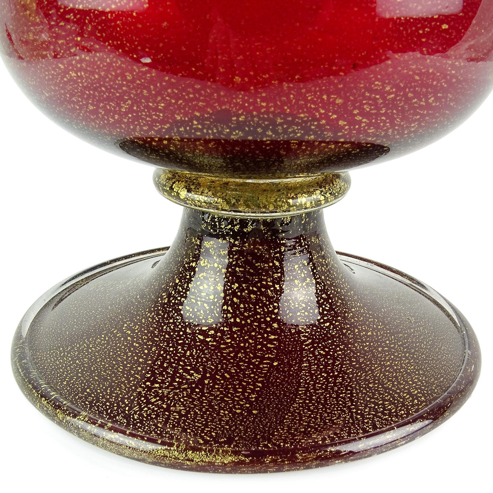 Murano Venini Style Art Deco Red Gold Flecks Italian Art Glass Flower Vase In Good Condition In Kissimmee, FL