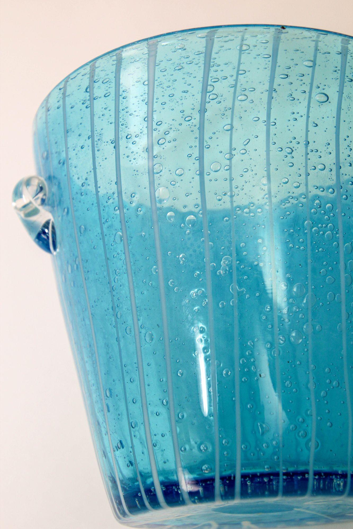 20th Century Murano Venini Venetian Ice Bucket Blue and White Art Glass 1980s For Sale
