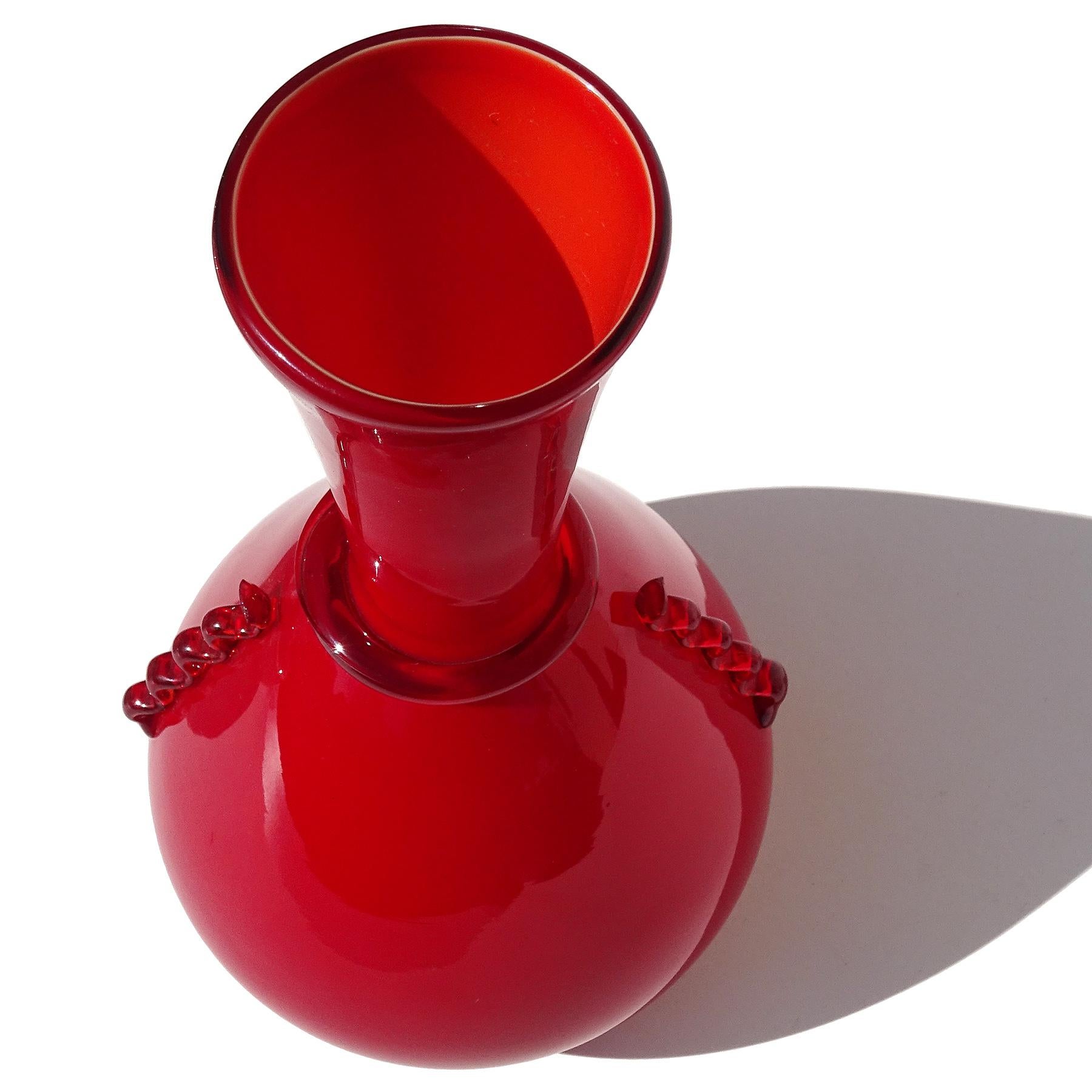 Hand-Crafted Murano Vetrerie Artistiche Cirillo Maschio 1930s Red Italian Art Deco Glass Vase For Sale