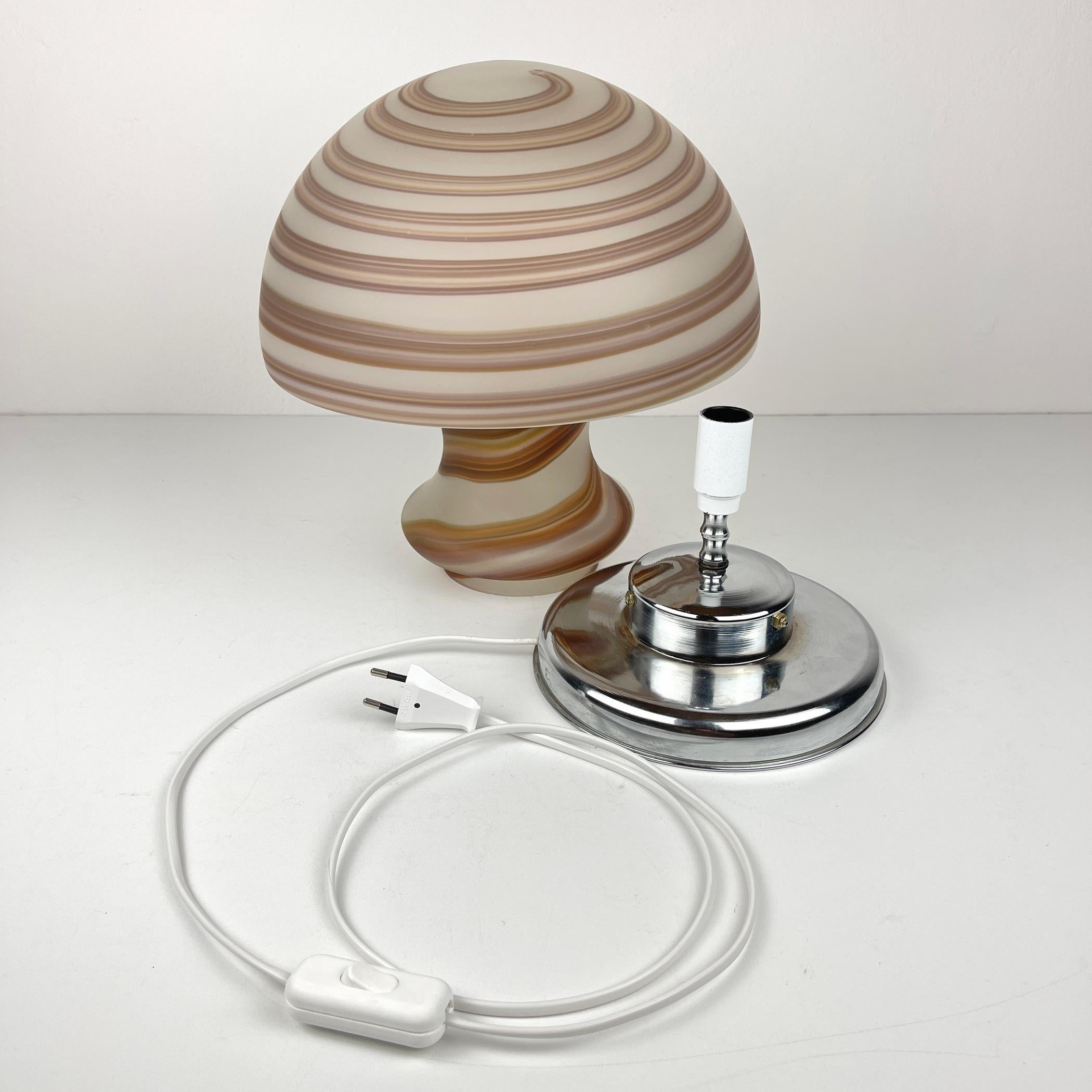 Murano Vetri Swirl Mushroom Table Lamp, Italy, 1970s  5