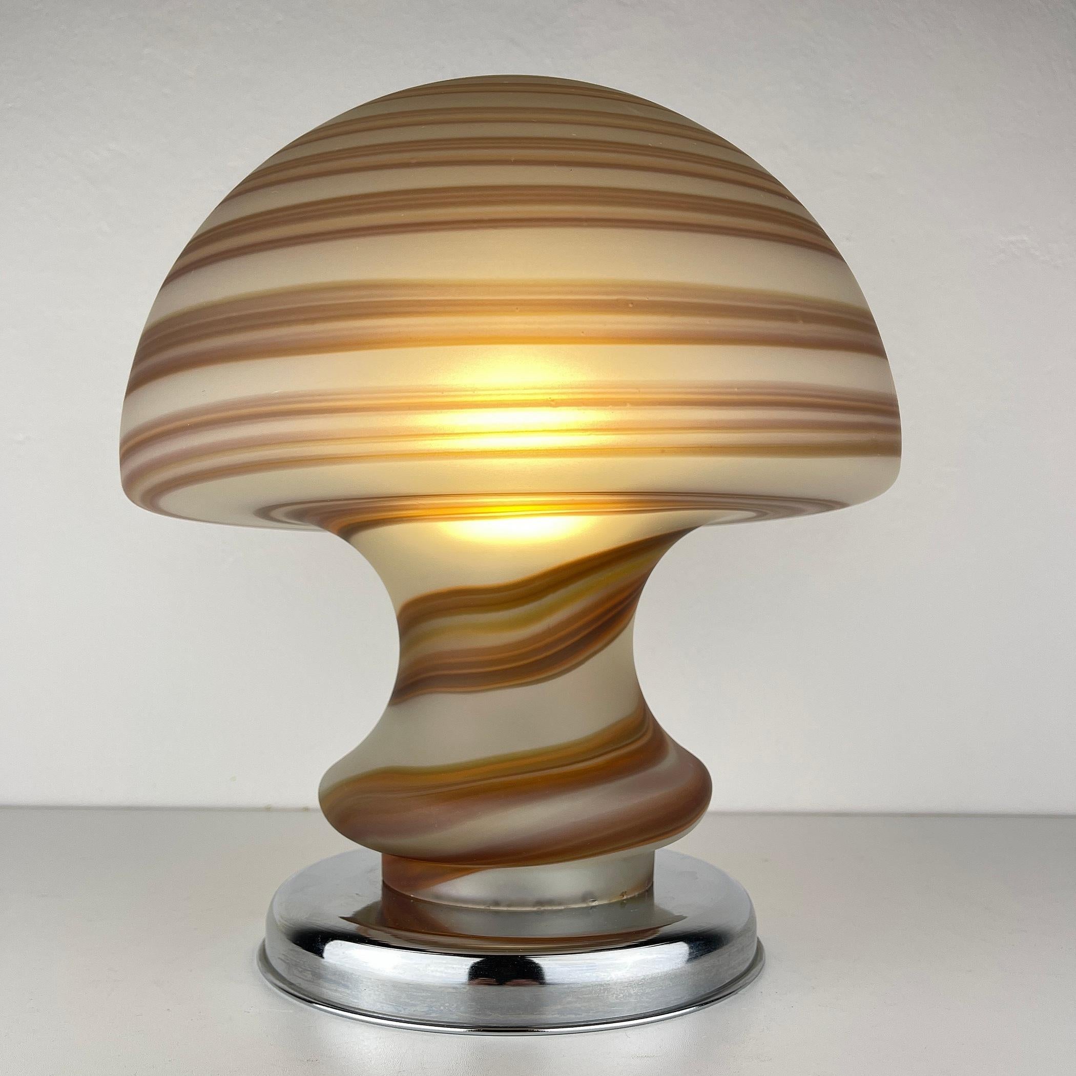 Mid-Century Modern Murano Vetri Swirl Mushroom Table Lamp, Italy, 1970s 