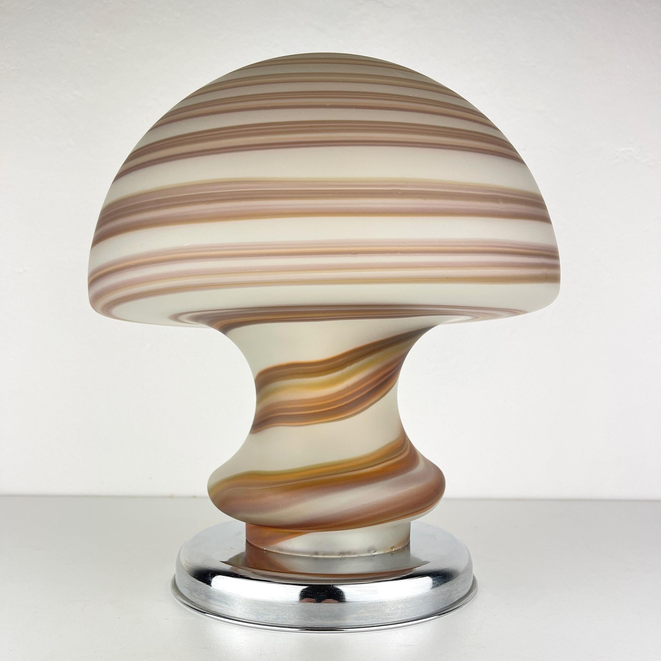 Italian Murano Vetri Swirl Mushroom Table Lamp, Italy, 1970s 