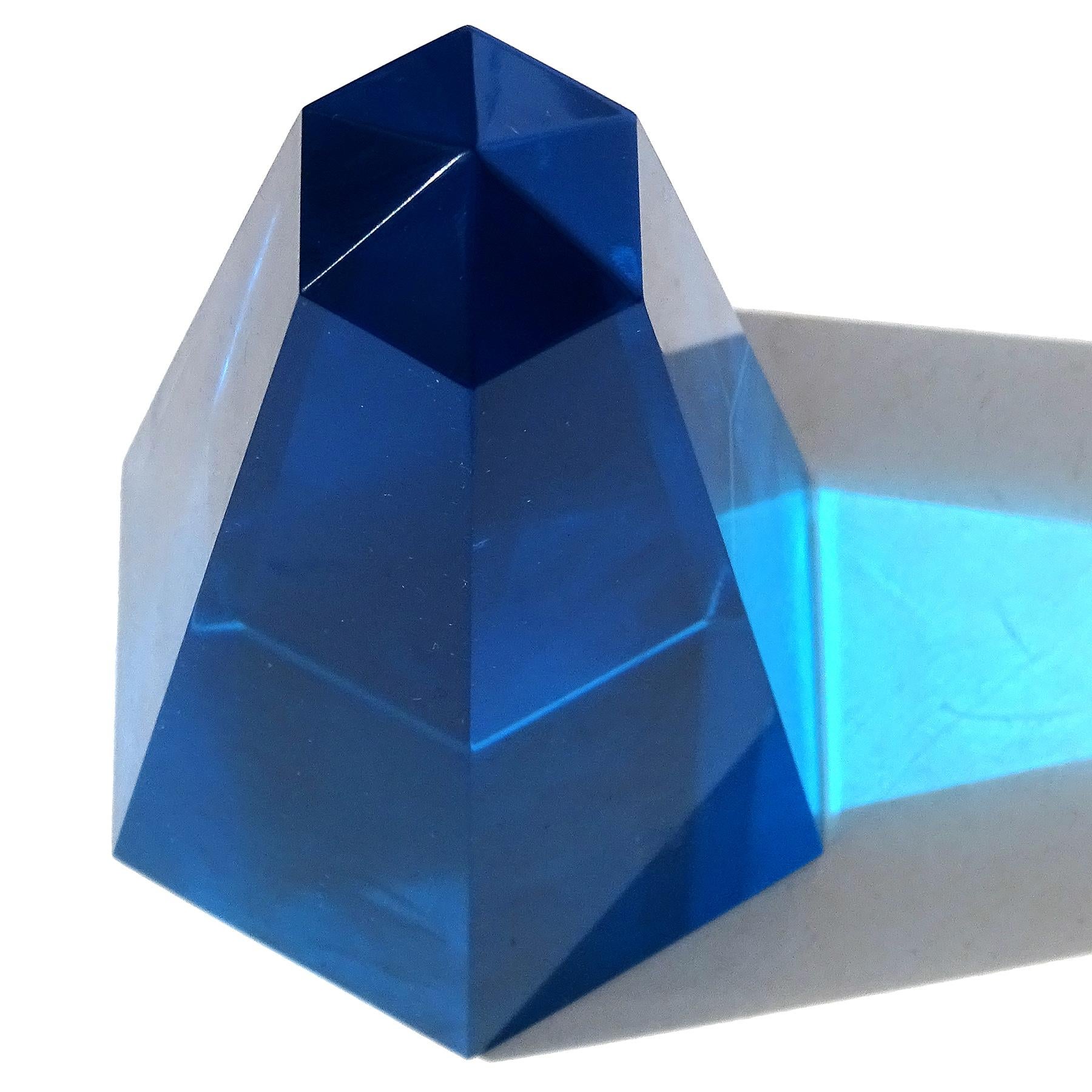 Murano Vintage Blue Italian Art Glass Obelisk Pyramid Paperweight Sculpture In Good Condition In Kissimmee, FL