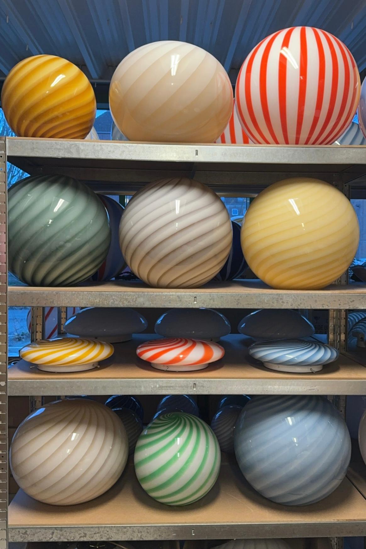 Murano Vintage Candy Flush Mount Wand Deckenleuchte gelb weiß swirl im Zustand „Neu“ im Angebot in København, DK