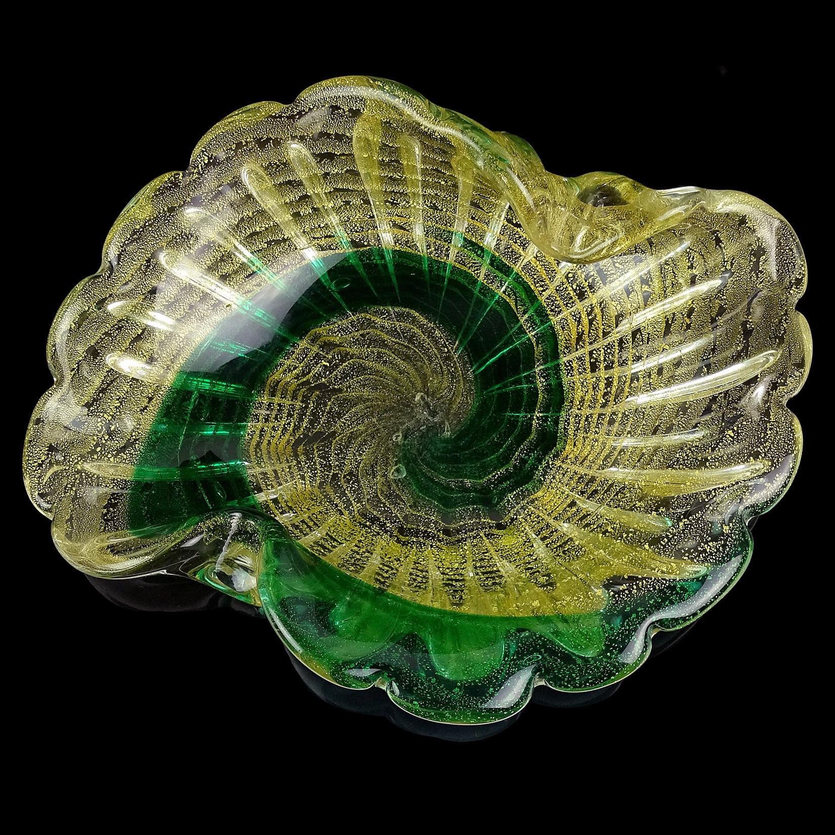 Italienische Murano-Kunstglasschale/ Schale/ Schale mit Goldflecken und grüner Wirbelfarbe, Vintage (Handgefertigt) im Angebot