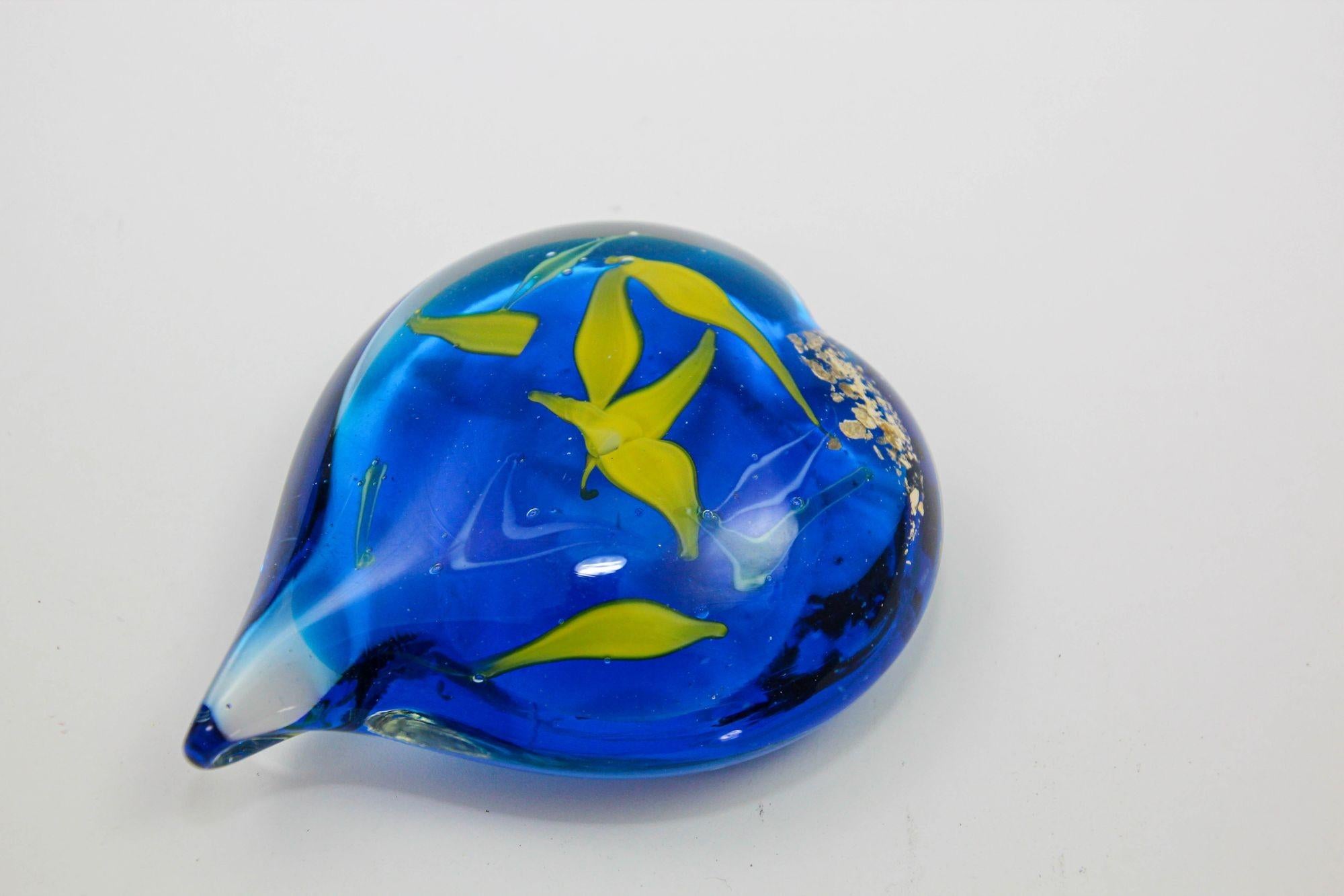 Italian Murano Vintage Heart Shape Art Glass Paperweight Cobalt Blue, Yellow and Murine For Sale