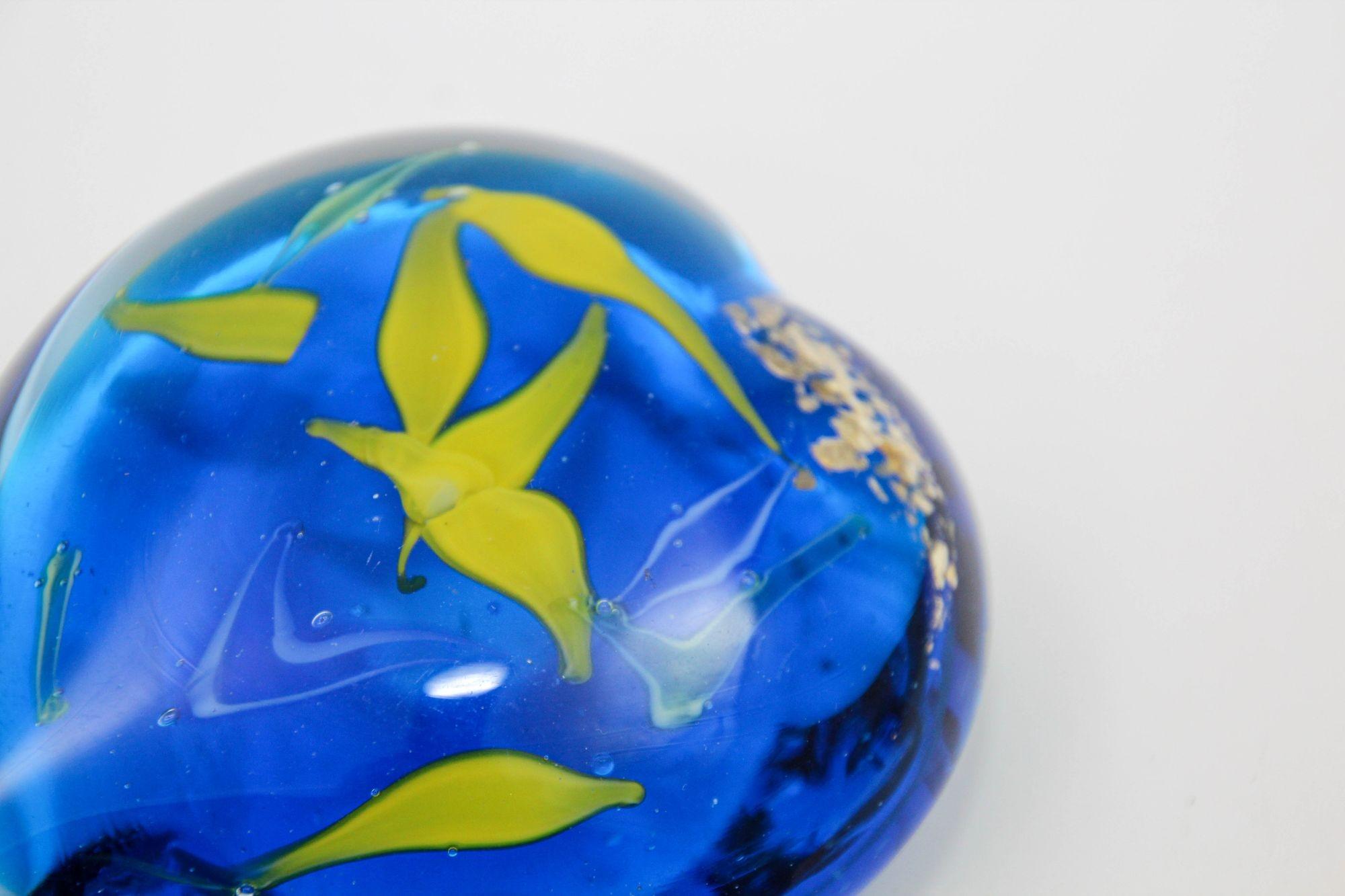 Hand-Crafted Murano Vintage Heart Shape Art Glass Paperweight Cobalt Blue, Yellow and Murine For Sale