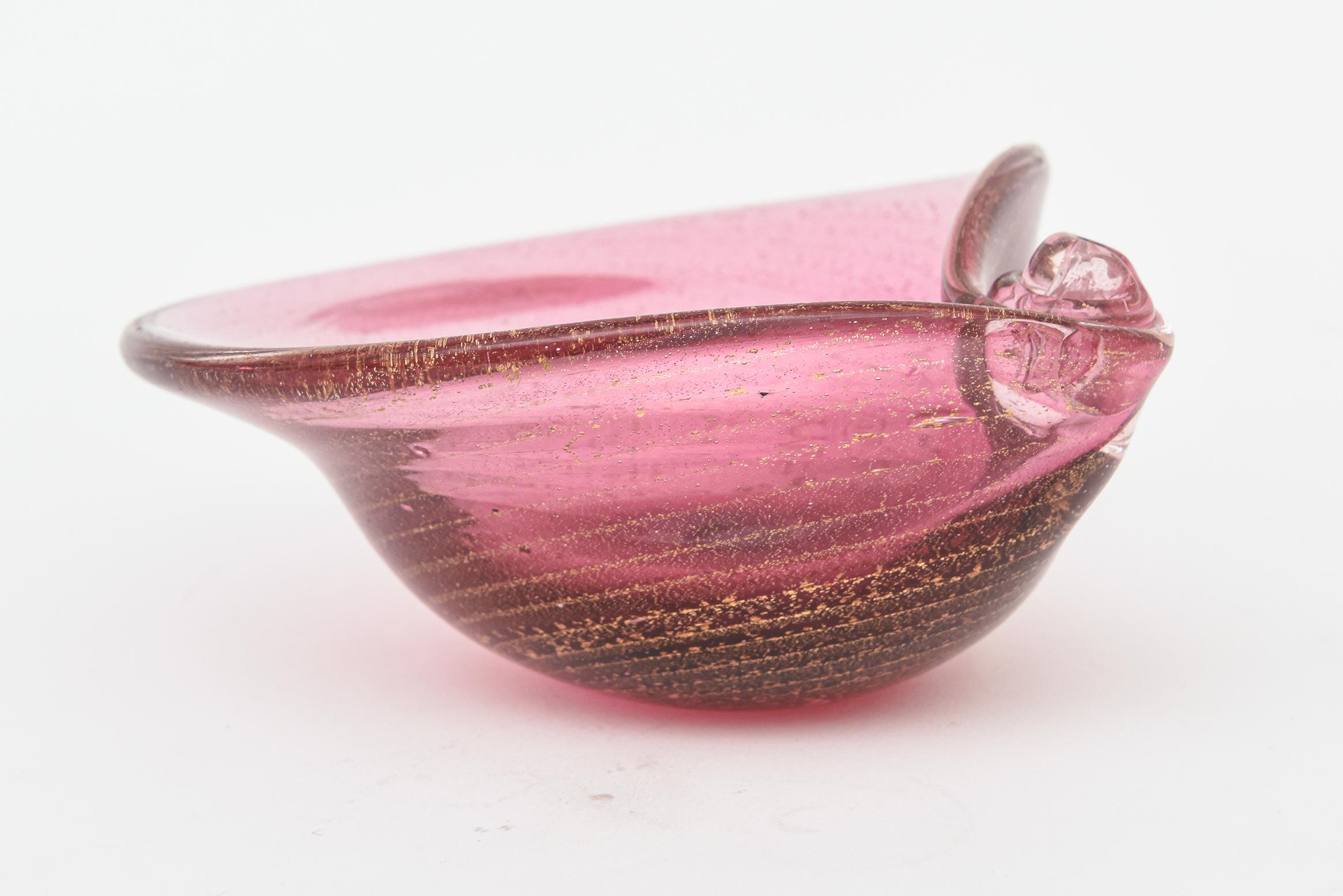 Murano Vintage Raspberry and Gold Aventurine Snail Glass Bowl In Good Condition For Sale In North Miami, FL
