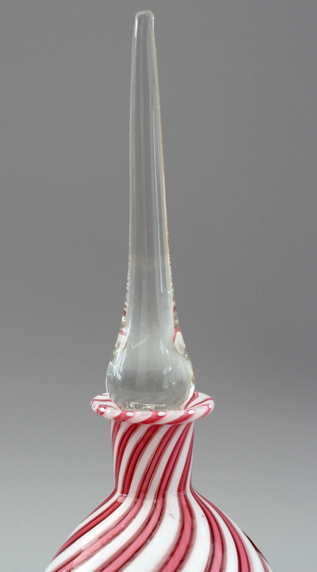 Vintage-Szenflasche aus Muranoglas mit Schleifenmuster (Moderne) im Angebot