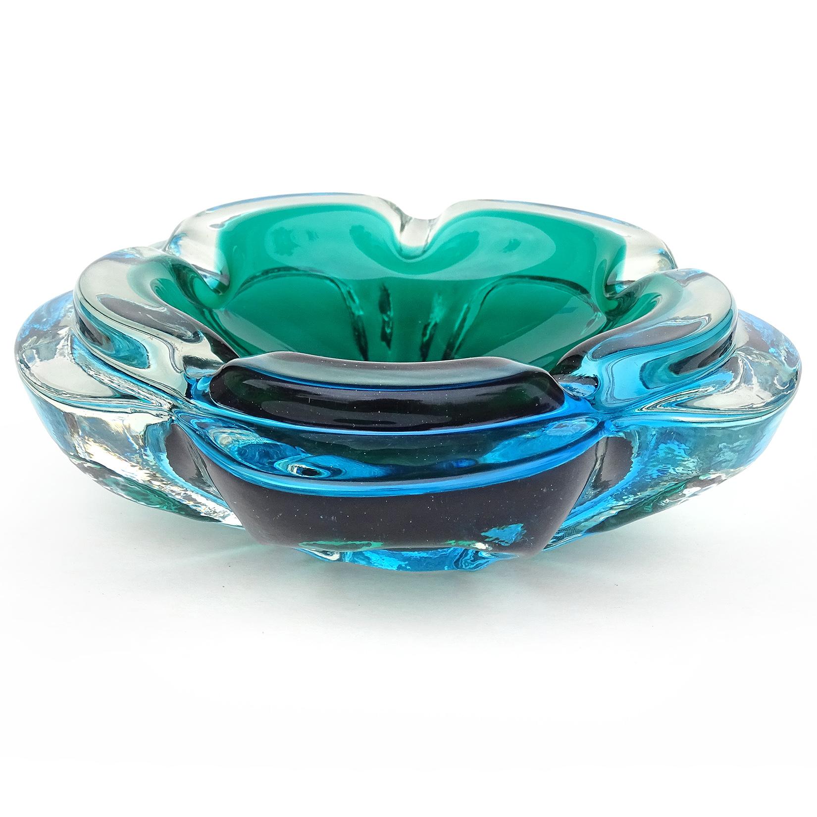 Mid-Century Modern Murano Vintage Sommerso Blue Green Italian Art Glass Flower Shaped Bowl Ashtray For Sale