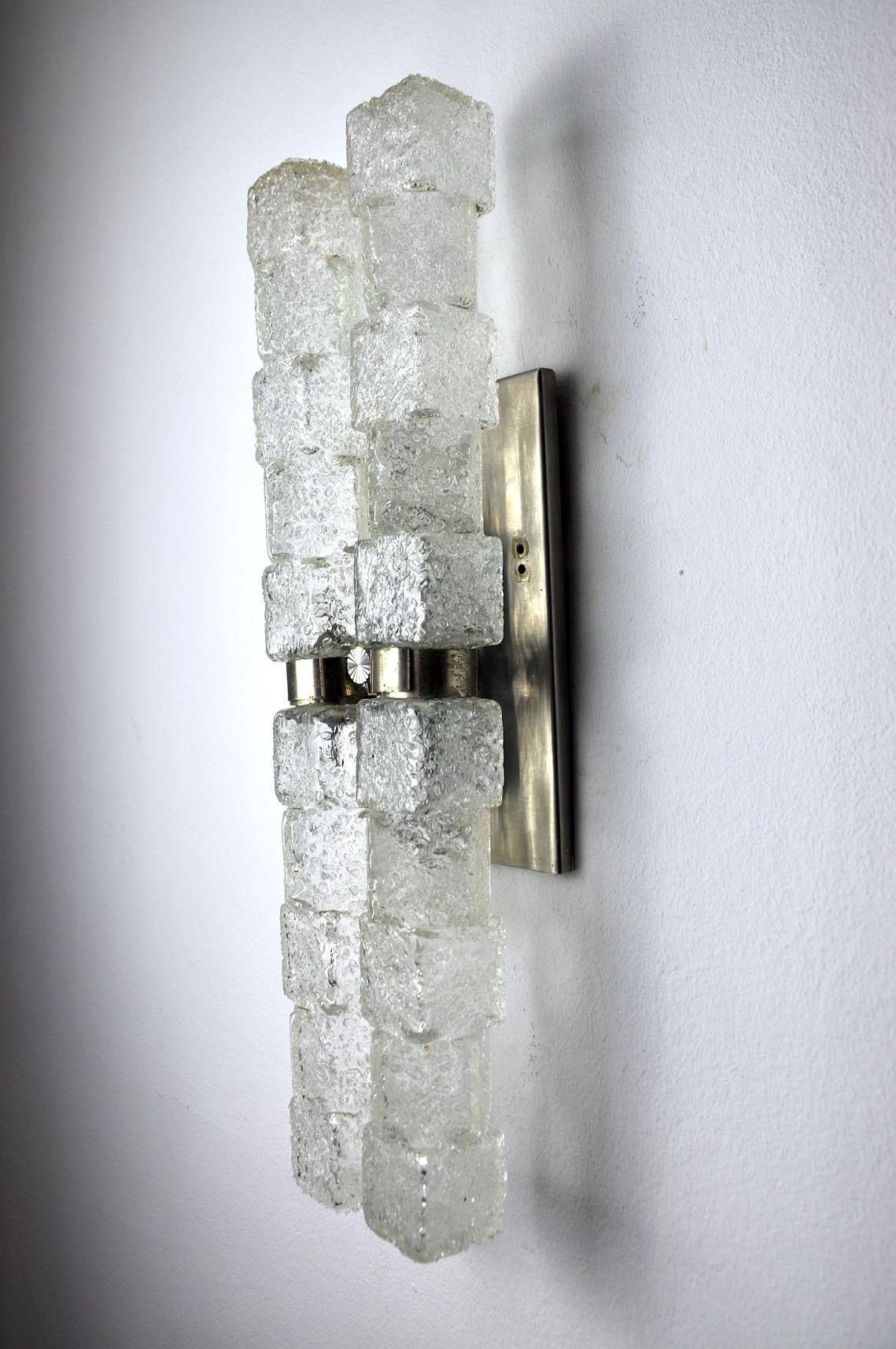 Hollywood Regency Murano Wall Lamp, Frosted Icicles, Italy, 1970 For Sale