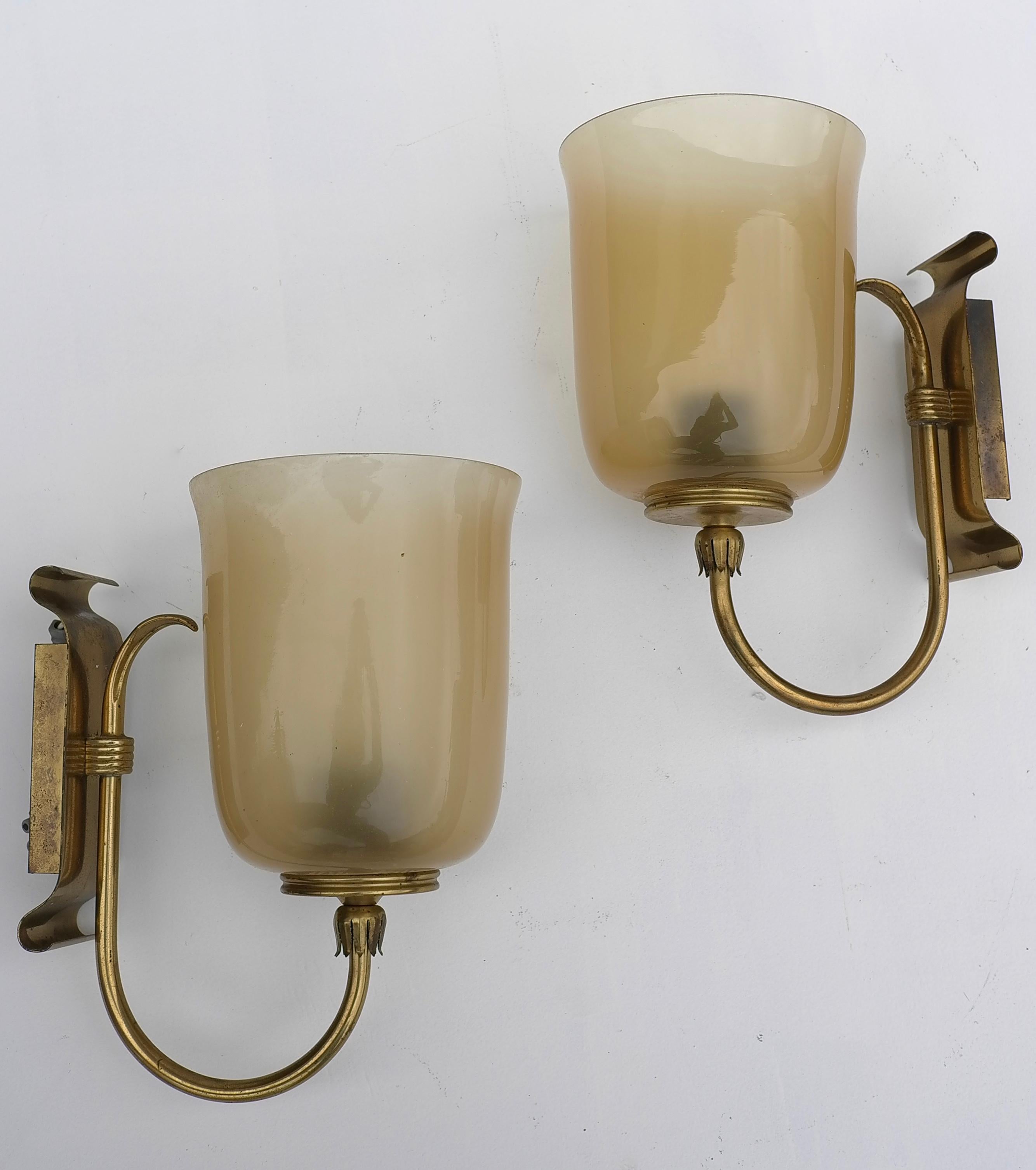 Mid-Century Modern Murano Wall Lamps in Champagne Amber Color Glass and Brass details, Italy 1950's For Sale