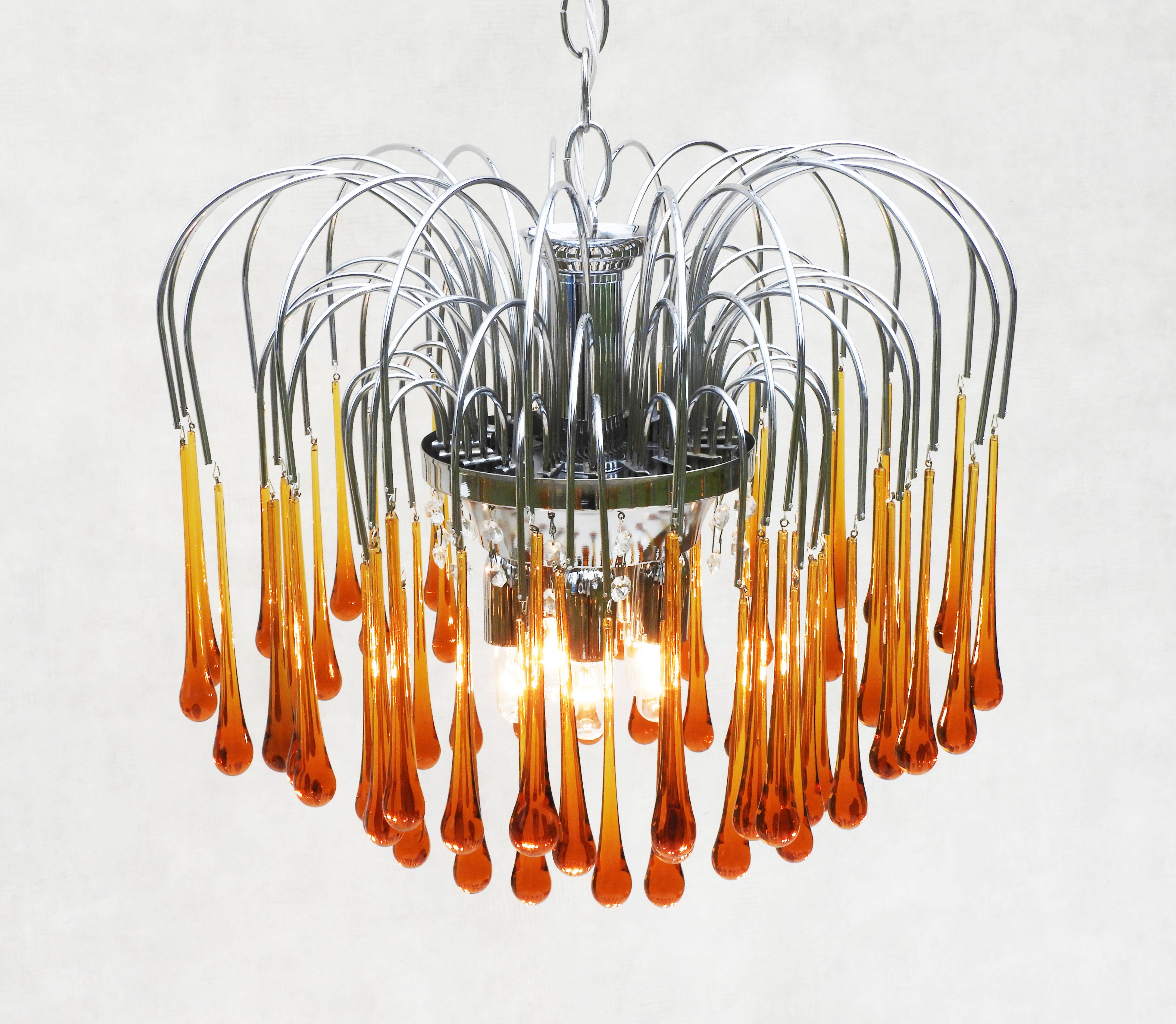 Murano Waterfall Crystal Teardop Five Light Chandelier, circa 1970, Italy In Good Condition In Trensacq, FR