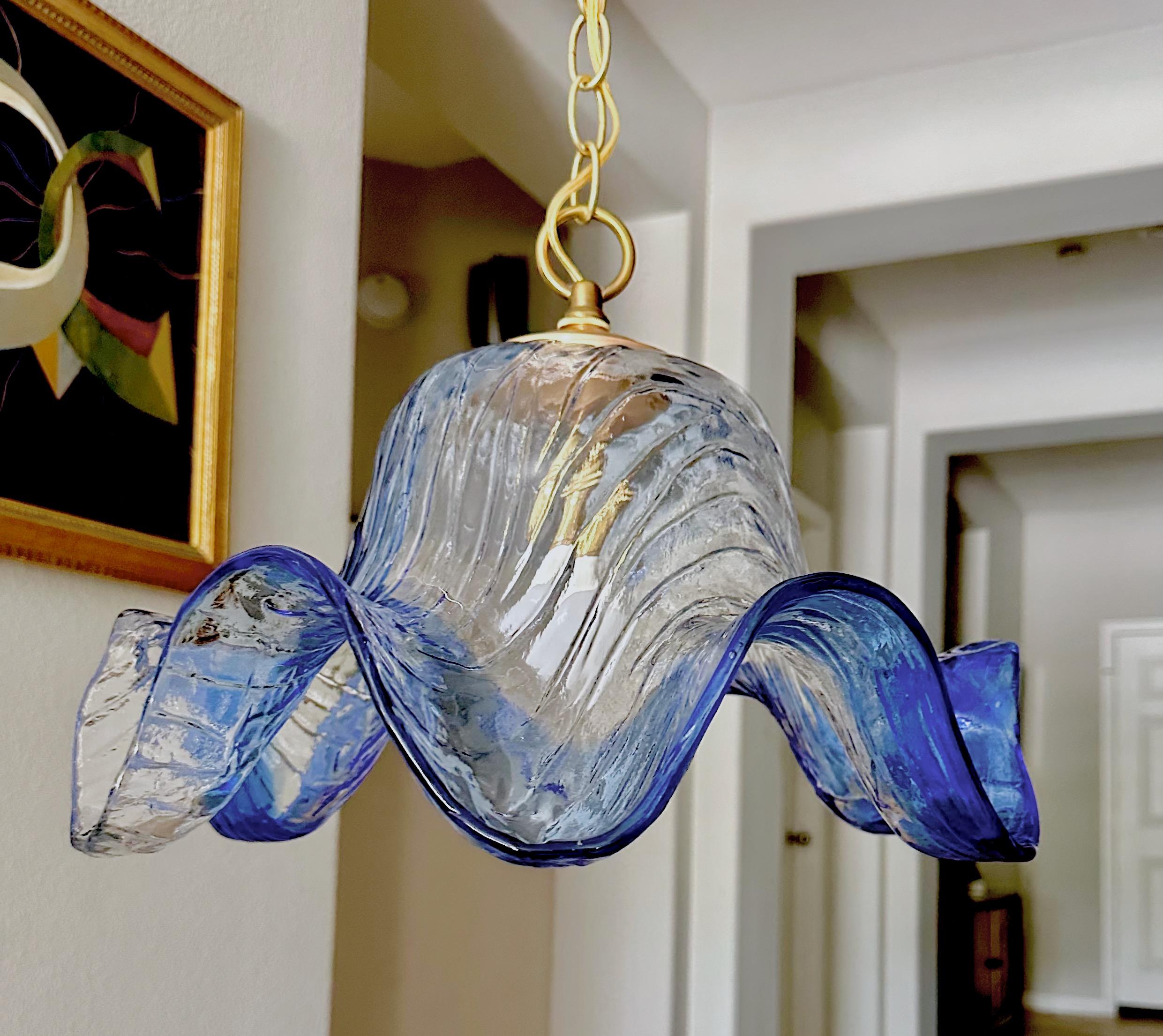 Murano Wavy Bell Shaped Carlo Nason Ceiling Light Pendant In Good Condition For Sale In Palm Springs, CA