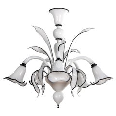 Lampadario in vetro di Murano bianco e nero a 5 luci, Vintage Made in Italy in stock
