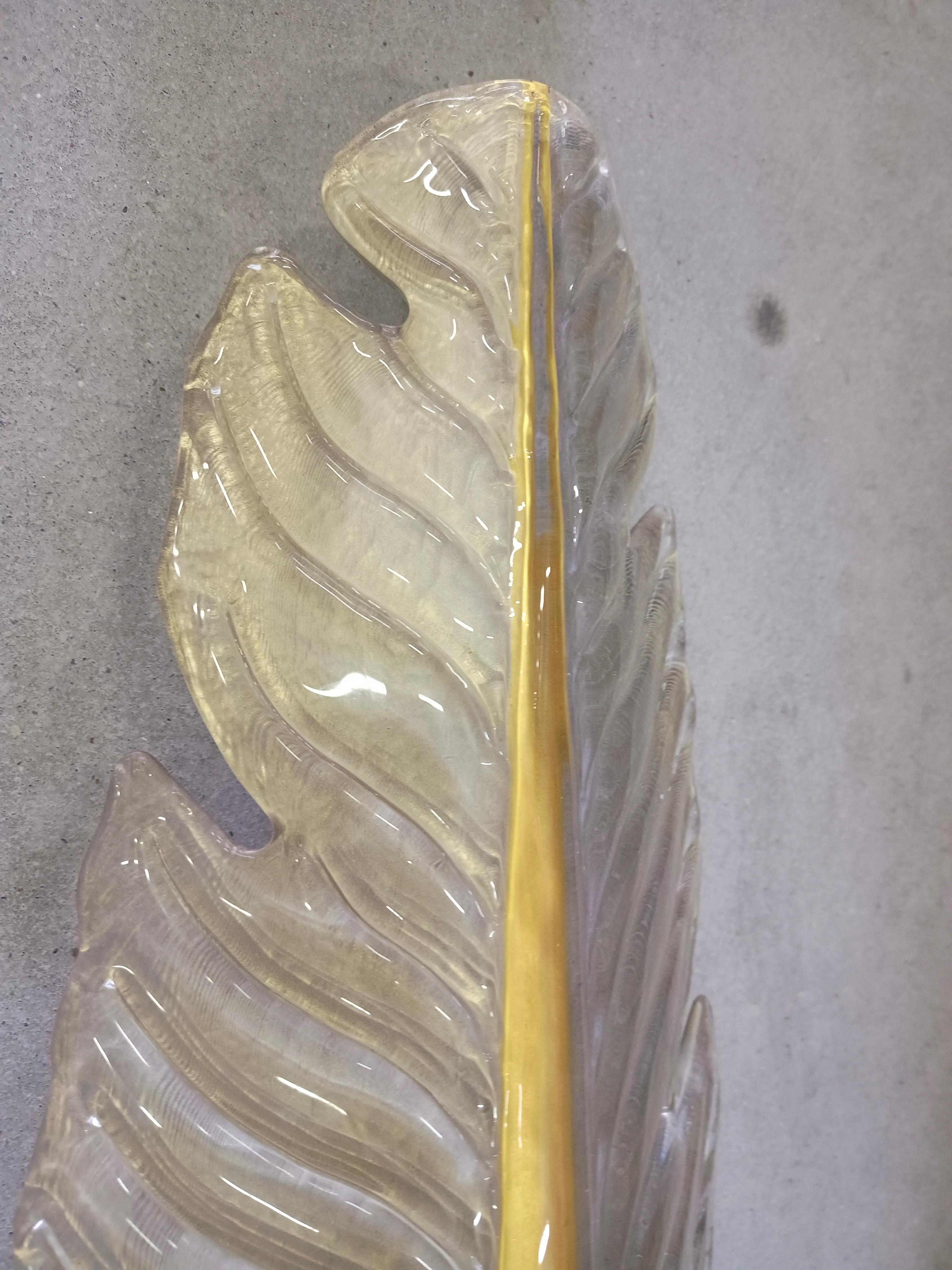 Murano Wandleuchte und Wandleuchter aus weißem und goldenem Glas und Messing, 1980 im Angebot 1