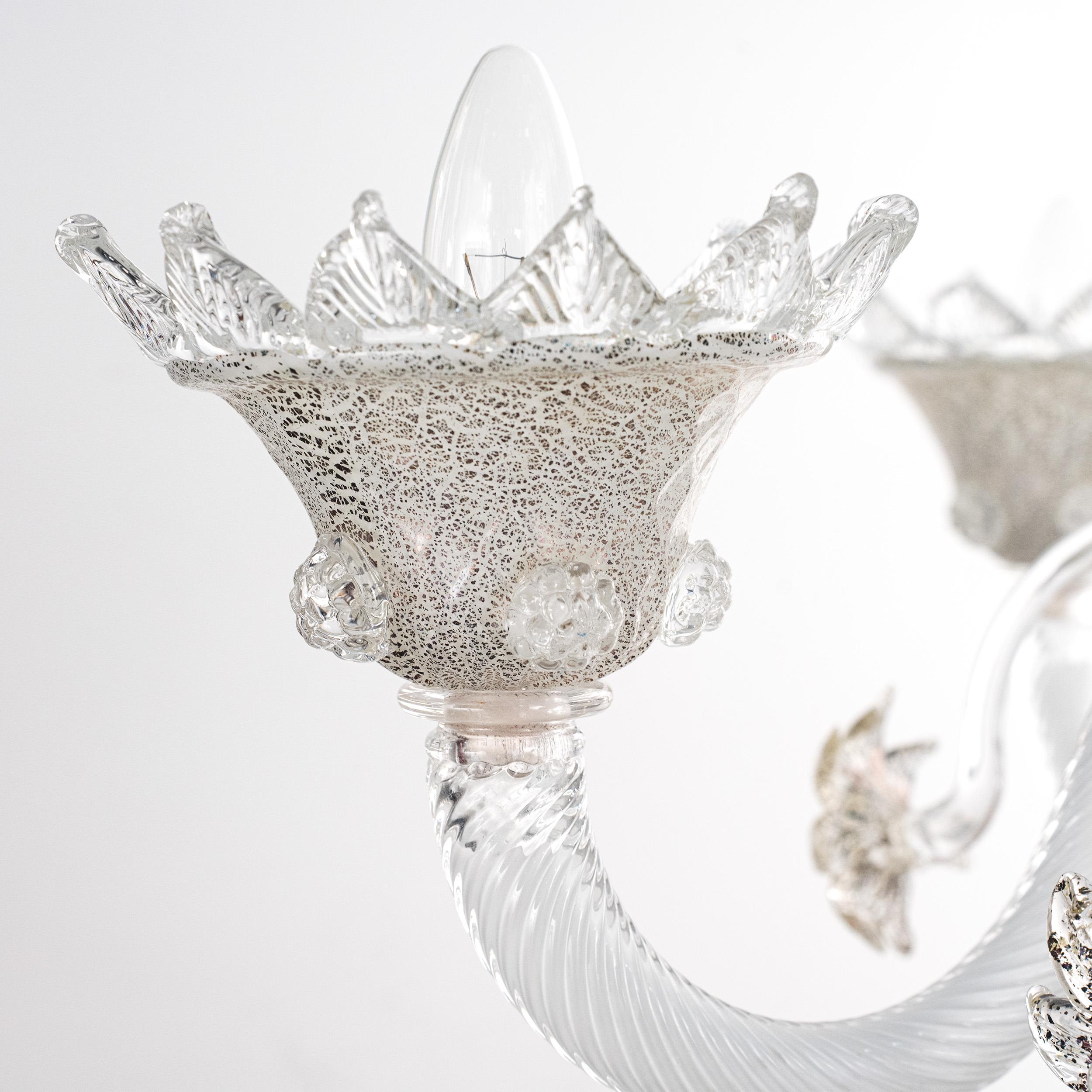 Murano Weiß und Silber Glas-Kronleuchter 5 Lichter Vintage Made in Italy auf Lager (Italienisch) im Angebot