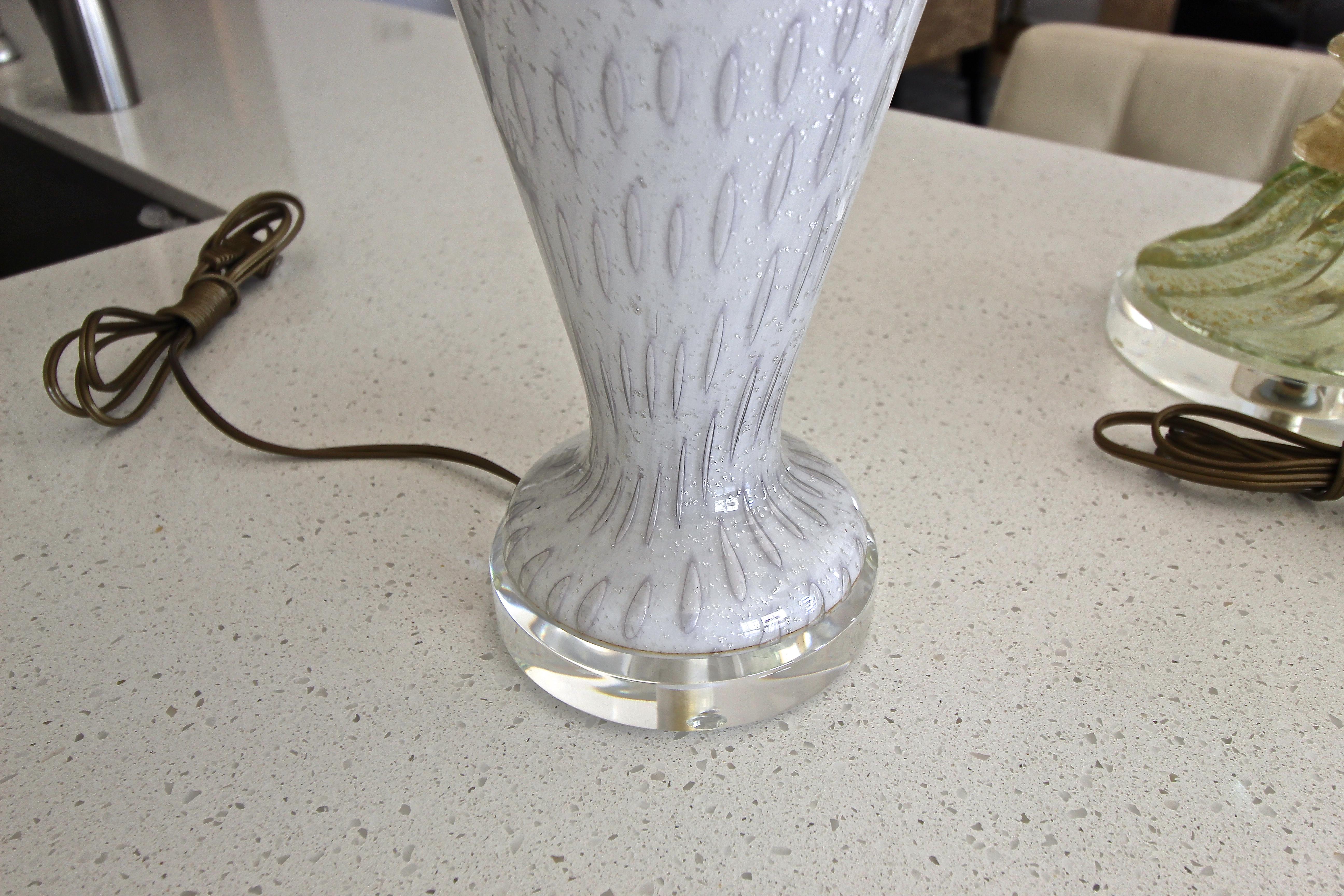 Murano White and Silver Inclusions Glass Table Lamp For Sale 5