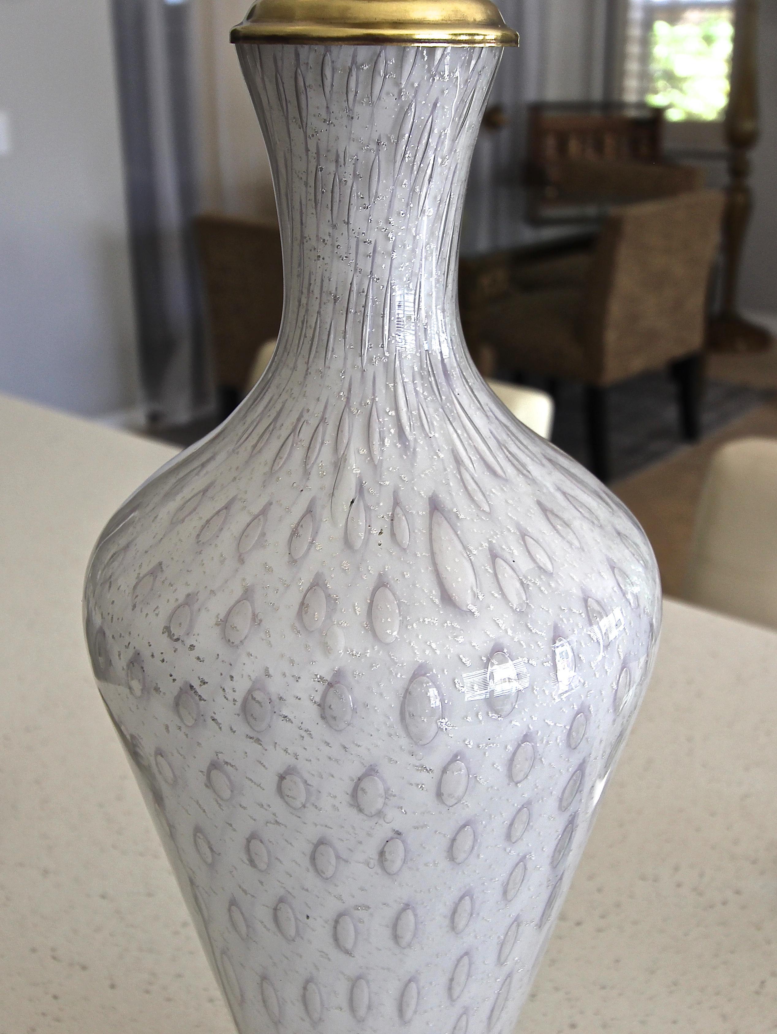 Lampe de table en verre Murano, blanc et inclusions d'argent en vente 6