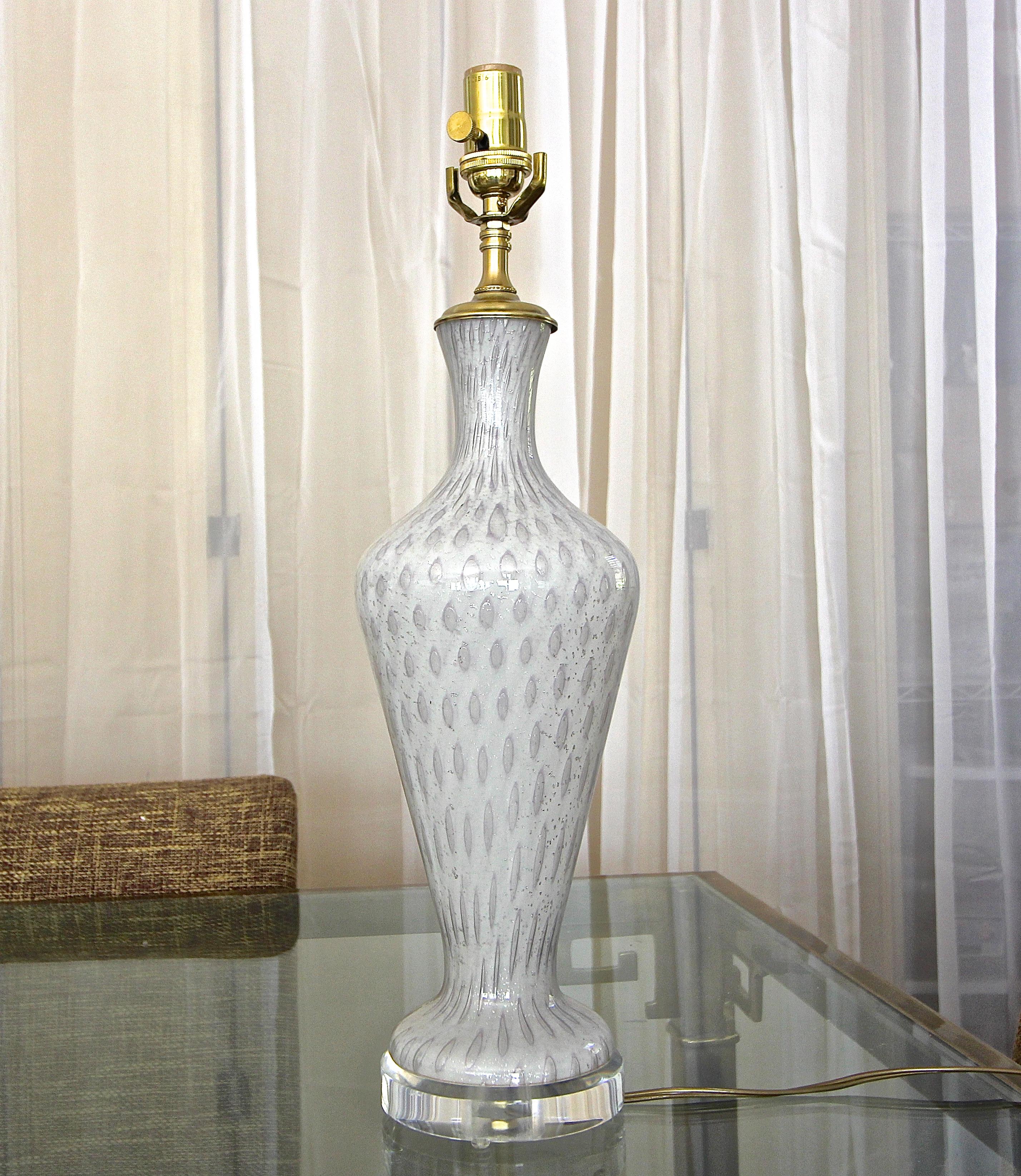 Mid-20th Century Murano White and Silver Inclusions Glass Table Lamp For Sale