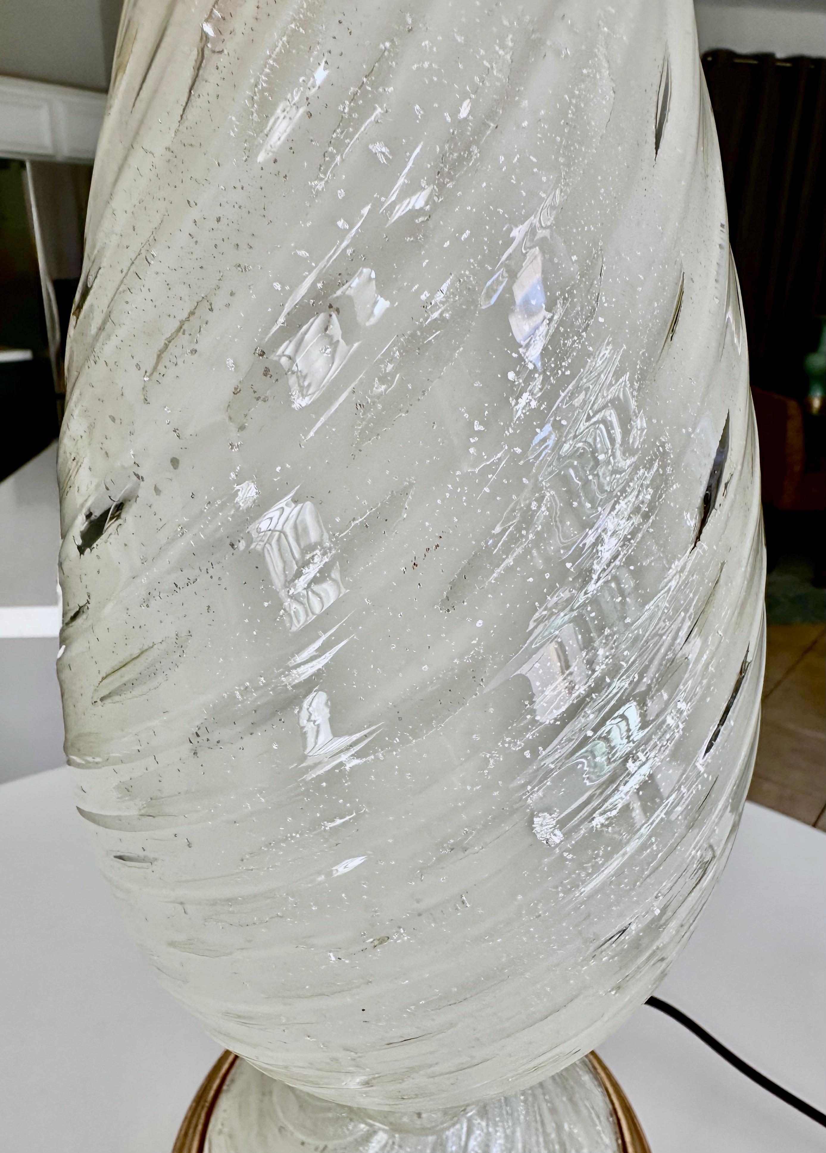 Murano White and Silver Inclusions Twisted Glass Table Lamp For Sale 6
